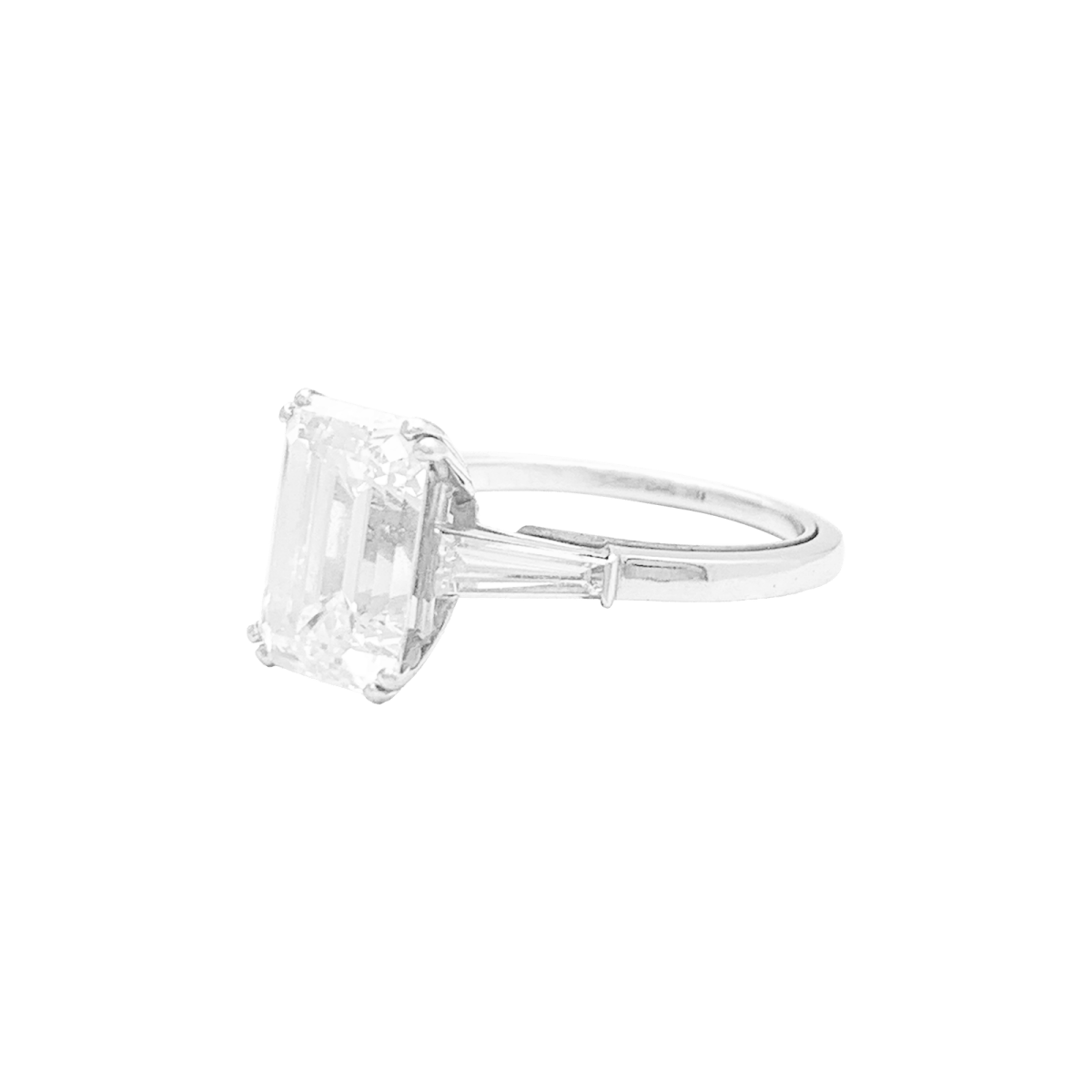 Bague solitaire Van Cleef & Arpels, diamant taille émeraude 4,01 cts. - Maison Eloe