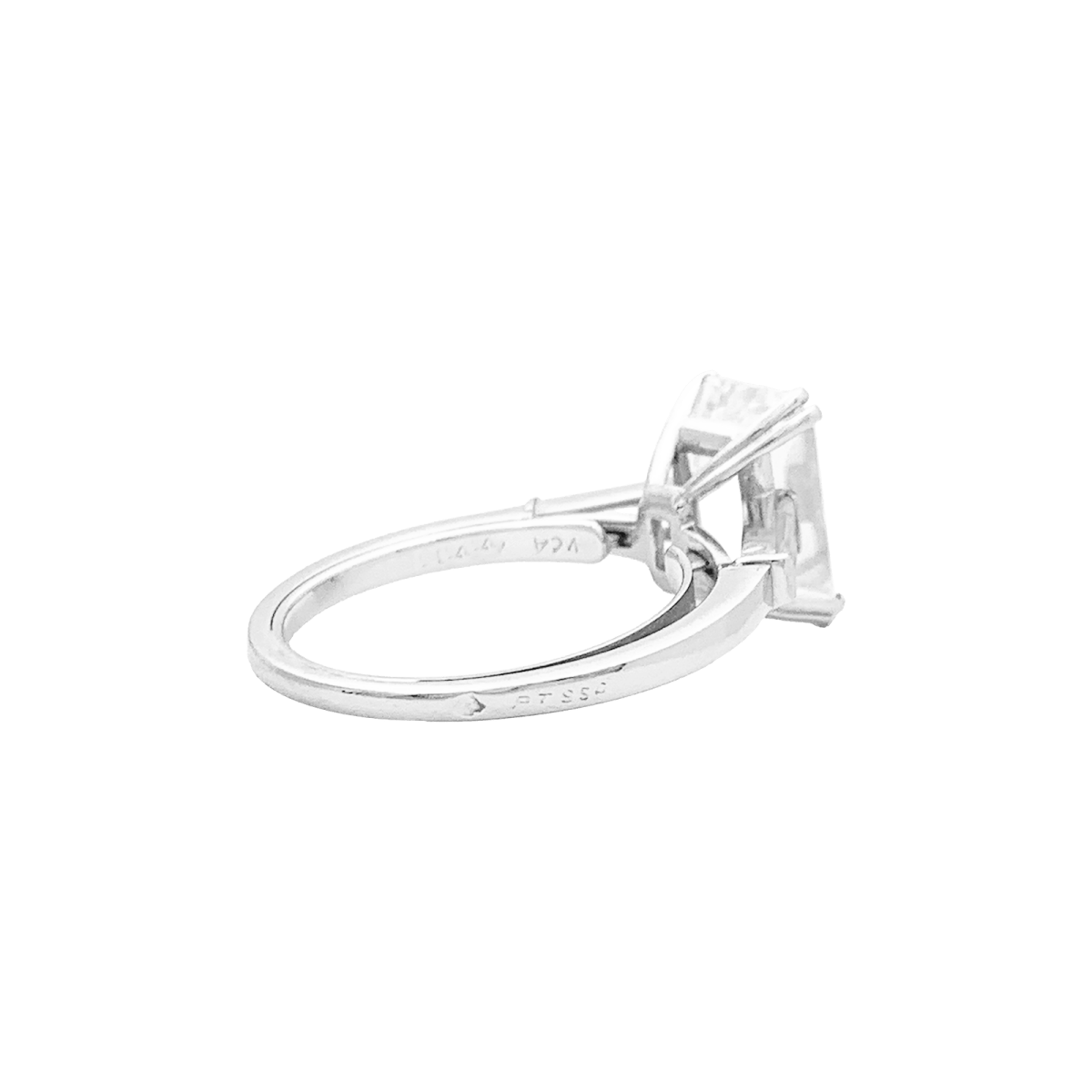 Bague solitaire Van Cleef & Arpels, diamant taille émeraude 4,01 cts. - Maison Eloe