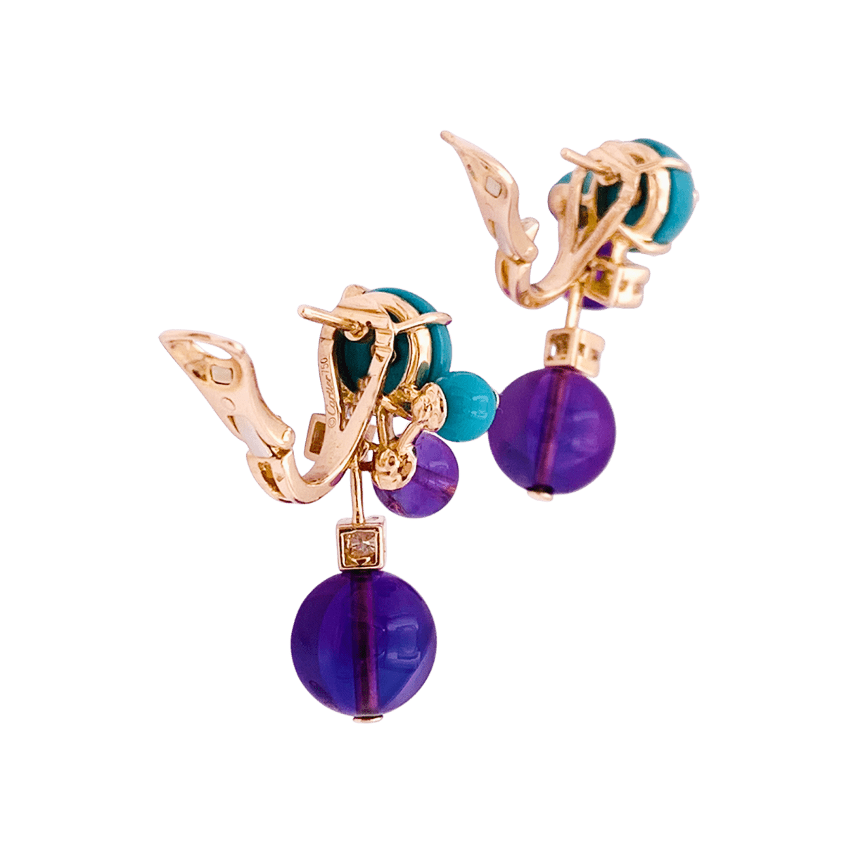 Boucles d'oreilles Cartier "Délices de Goa" en or rose, améthystes, diamants et turquoises. - Maison Eloe