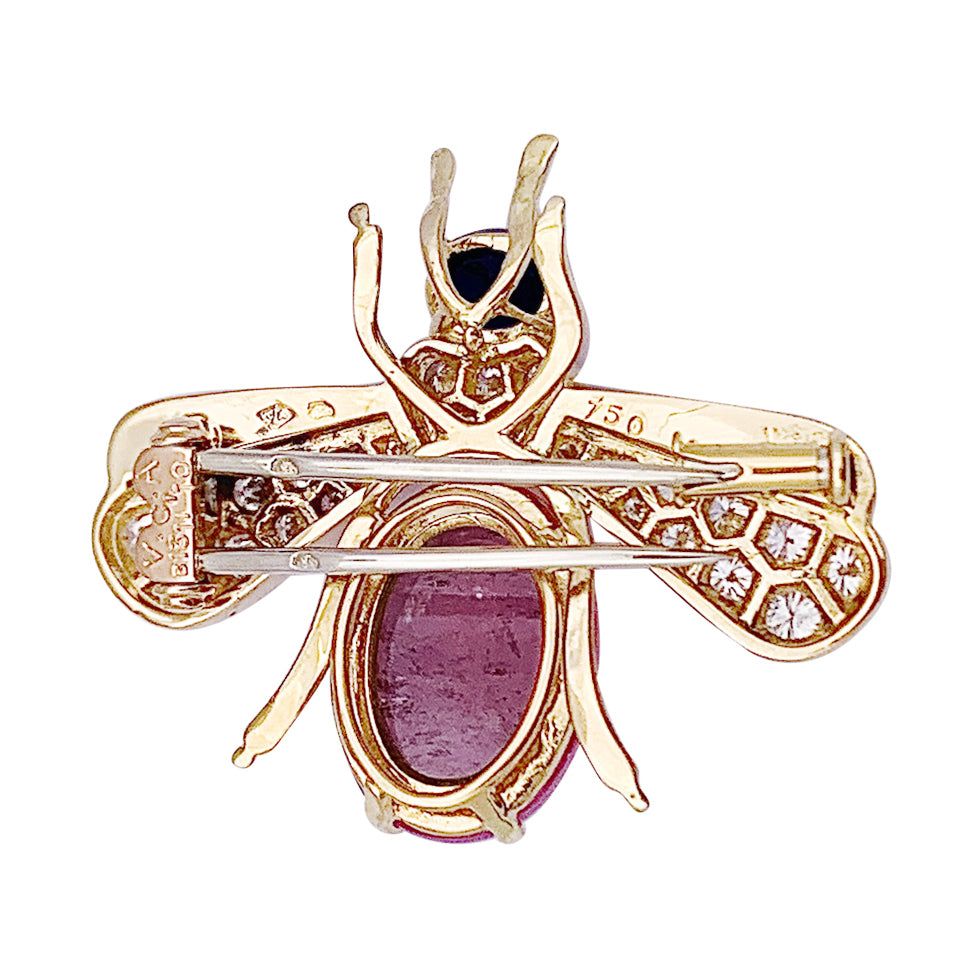 Van Cleef &amp; Arpels "Bee" brooch in yellow gold, diamonds, pink tourmaline, sapphire.