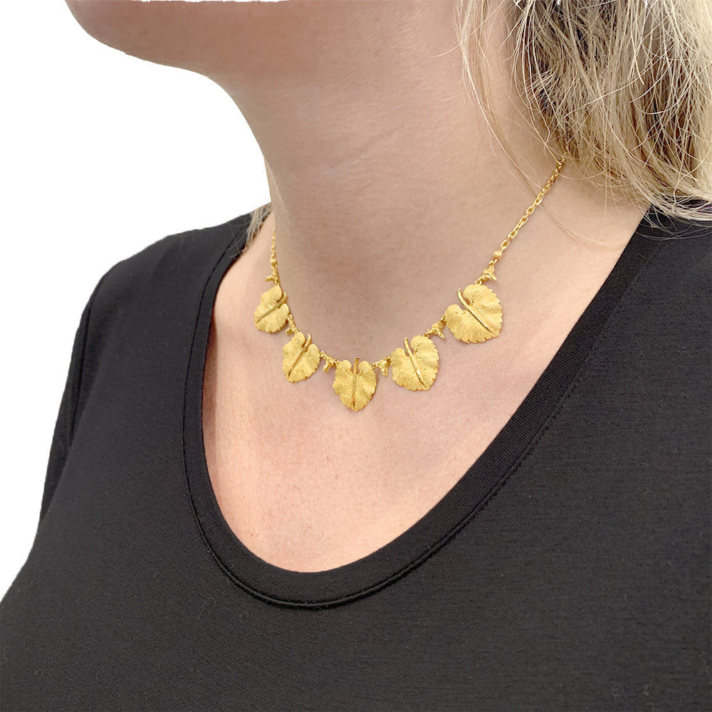 Buccellati necklace, “Leaves”, yellow gold.
