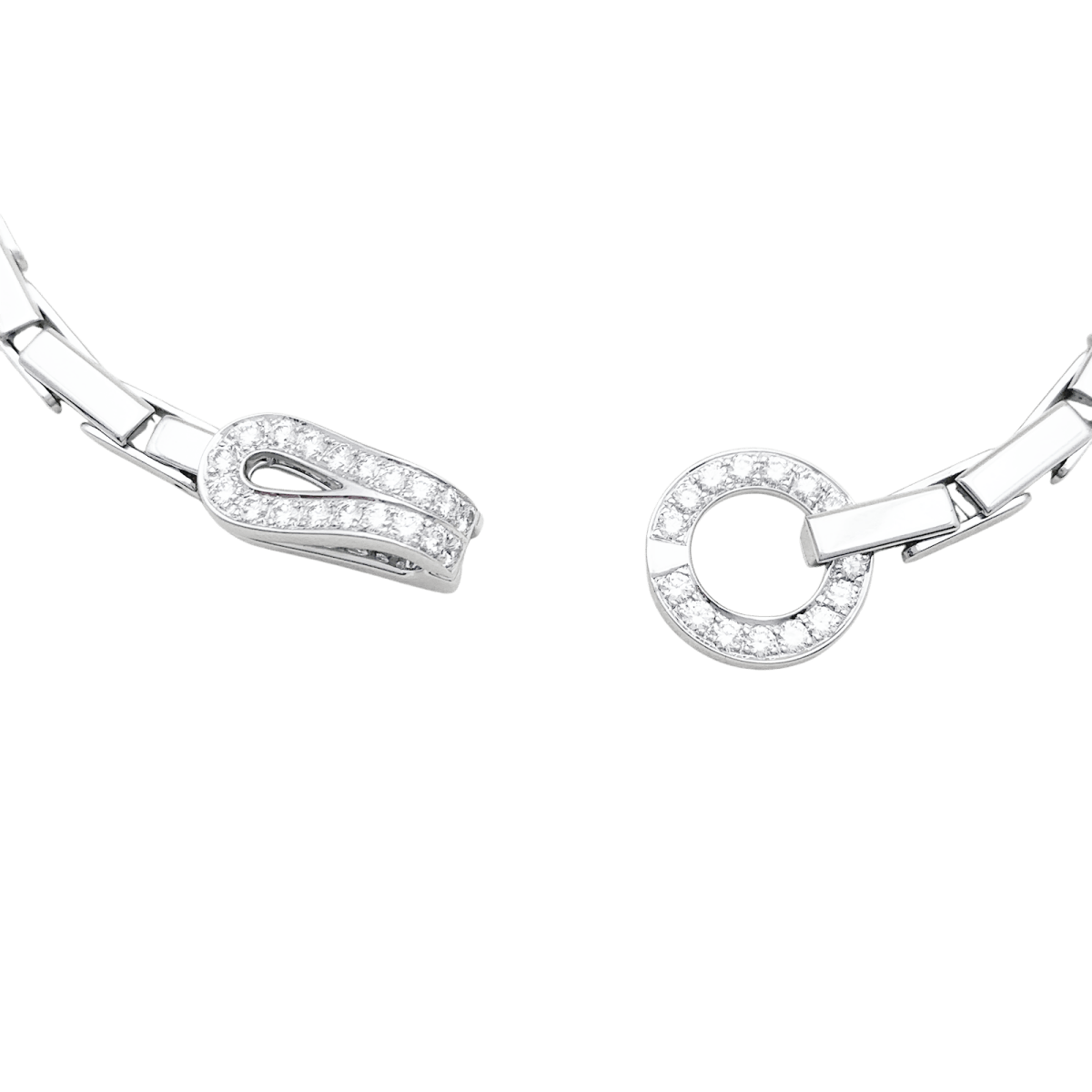 Collier Cartier "Agrafe" en or blanc et diamants. - Maison Eloe