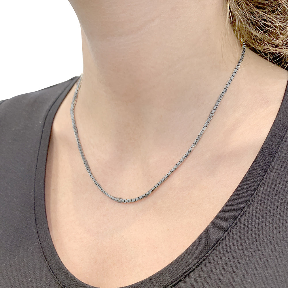Cartier necklace in white gold, rhodium-plated gray.