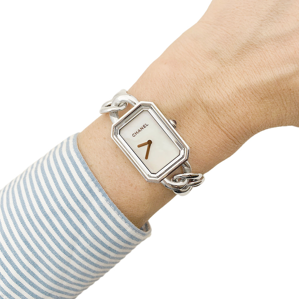 Chanel "Première Chaîne Gourmette" watch, steel and mother-of-pearl.