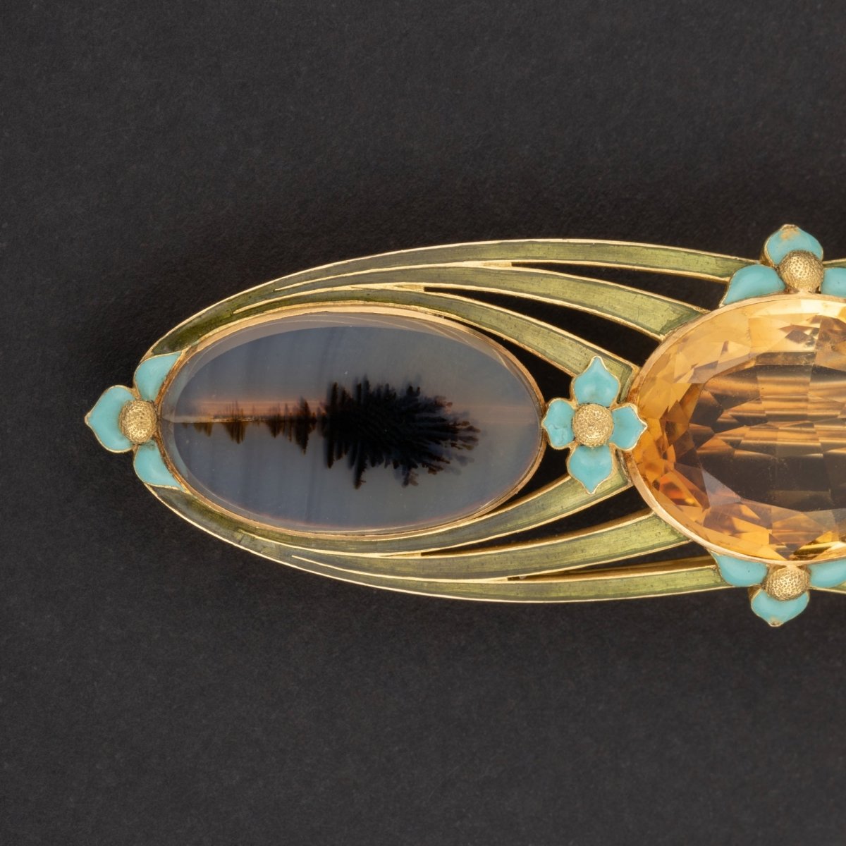 Broche longiforme en or jaune - Maison Eloe