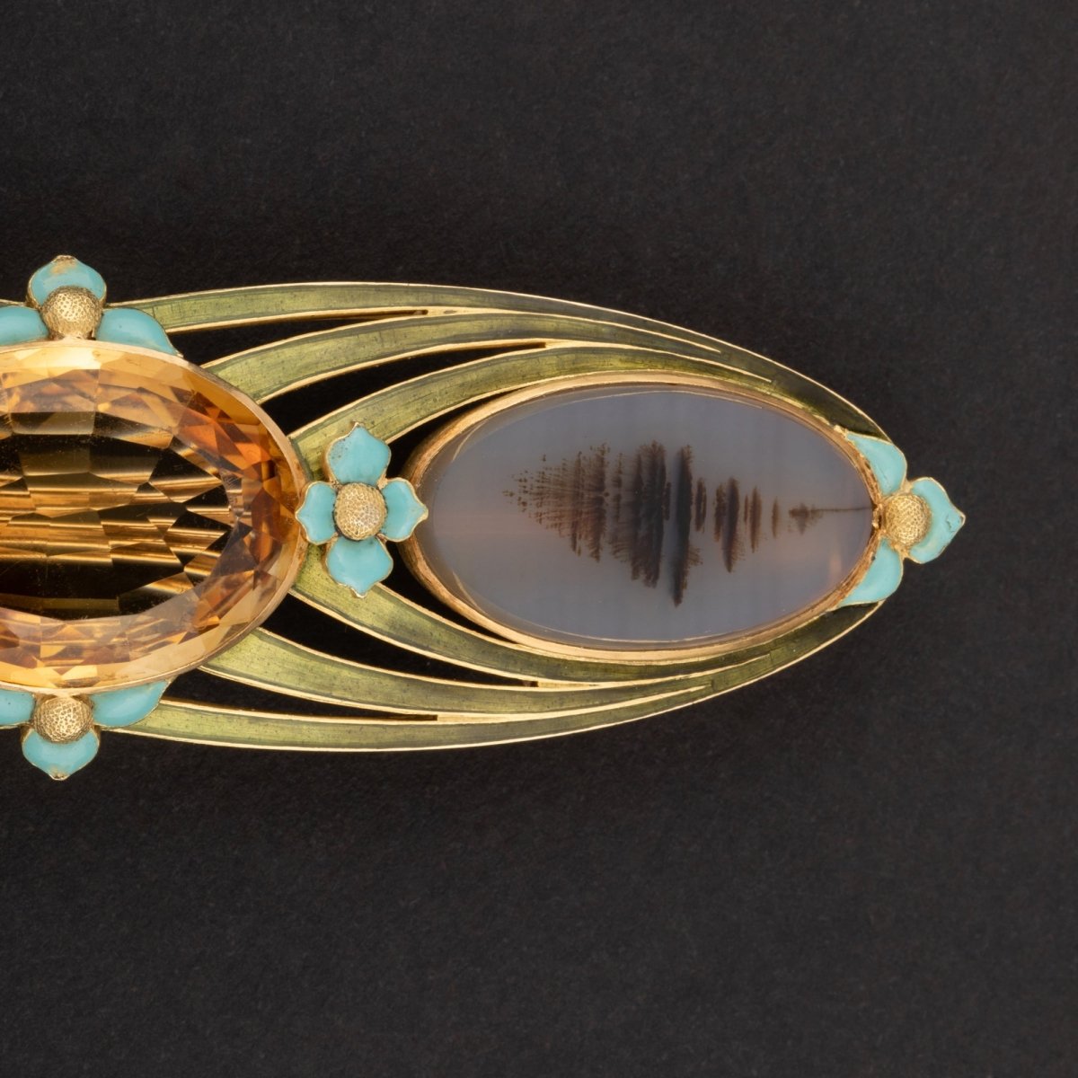 Broche longiforme en or jaune - Maison Eloe