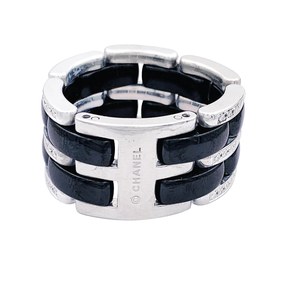 Chanel "Ultra" ring, in white gold, black ceramic and diamonds.