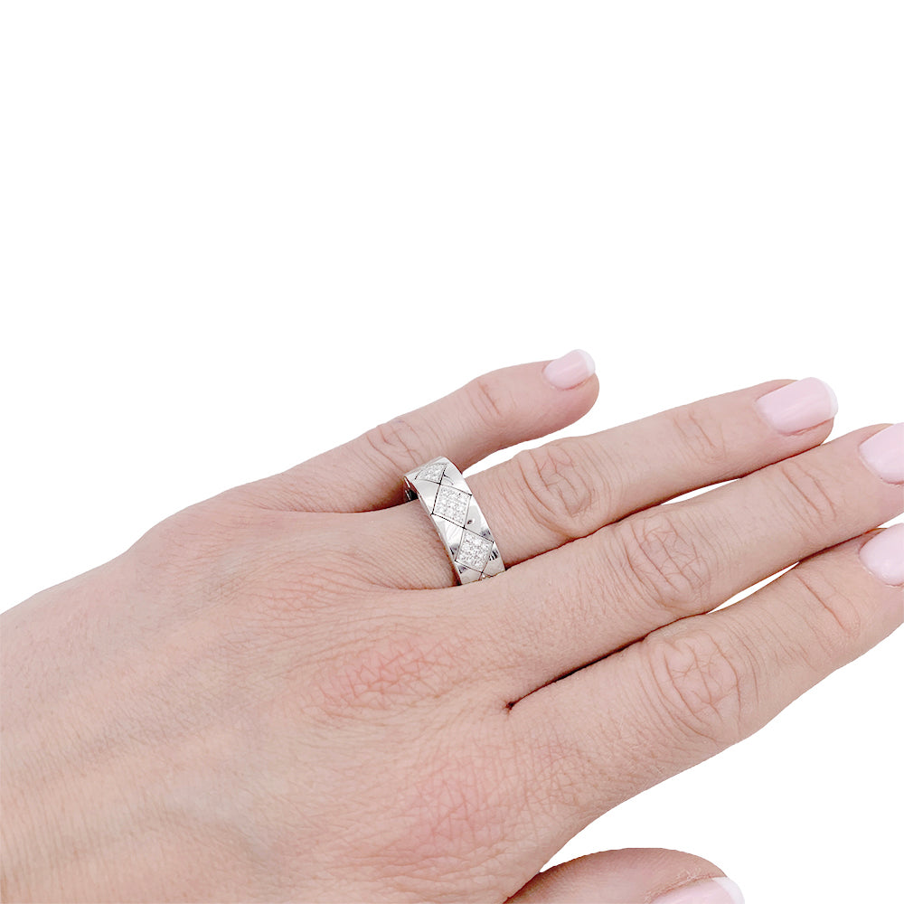 Chanel ring, "Matelassé", white gold and diamonds.