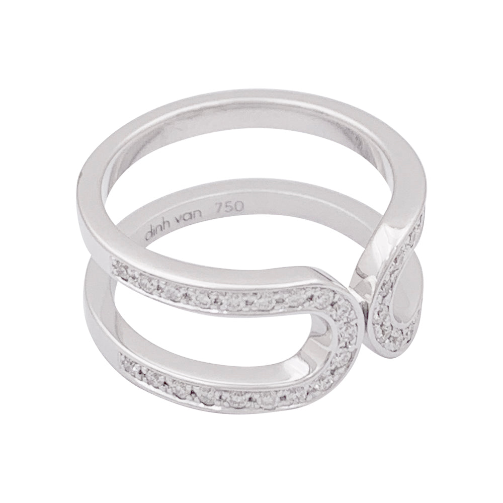 Dinh Van "Maillon" ring in white gold and diamonds.
