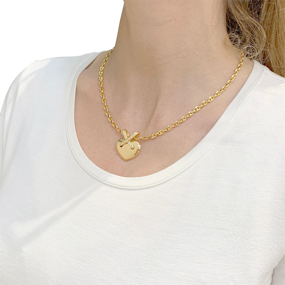 Chaumet pendant, "Liens" collection, in yellow gold and diamonds.