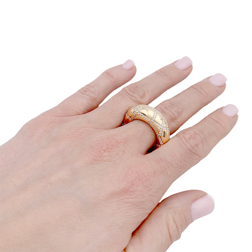 Chaumet ring, "Anneau", in yellow gold, diamonds.