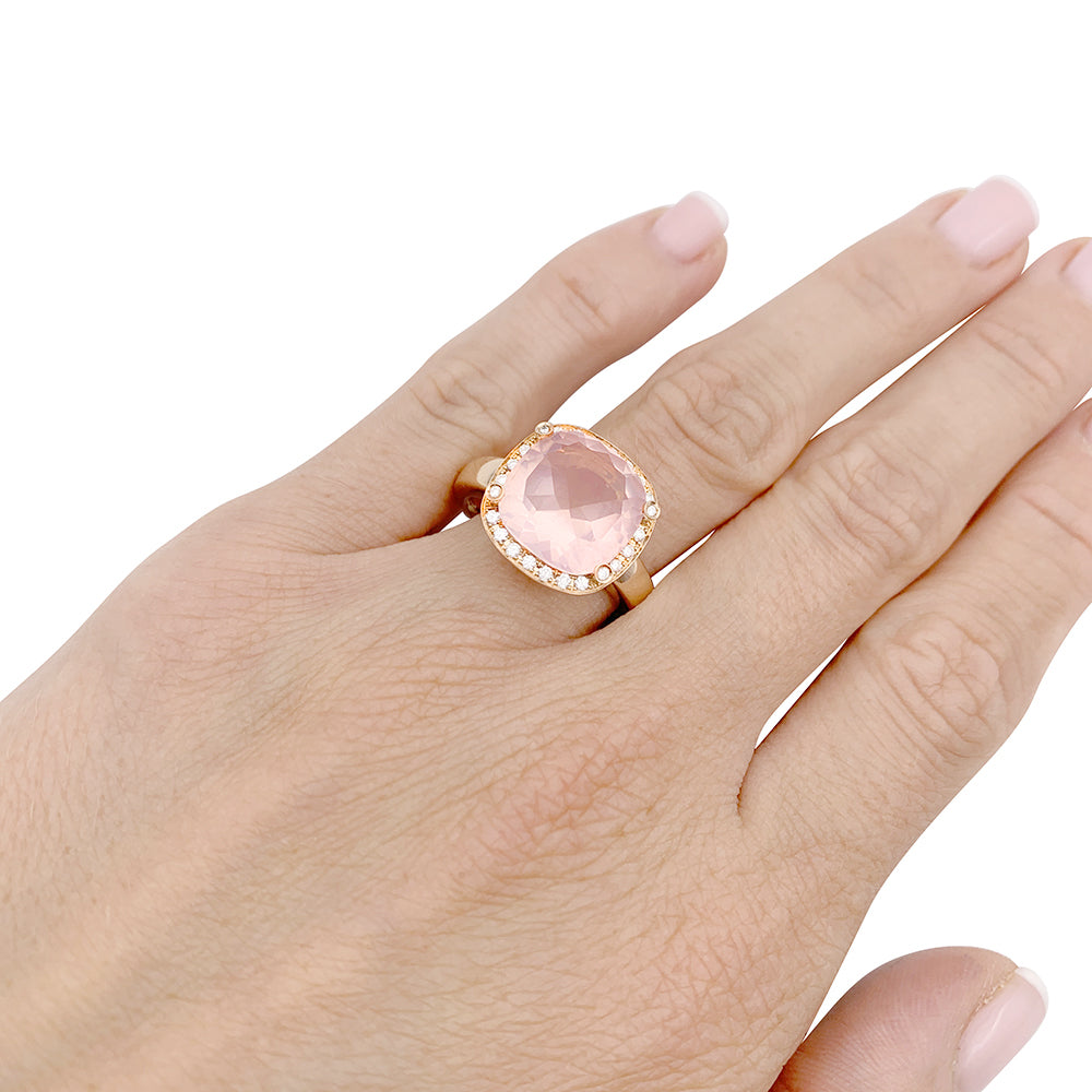Poiray ring, "Filles Antik", pink gold, rose quartz, diamonds.