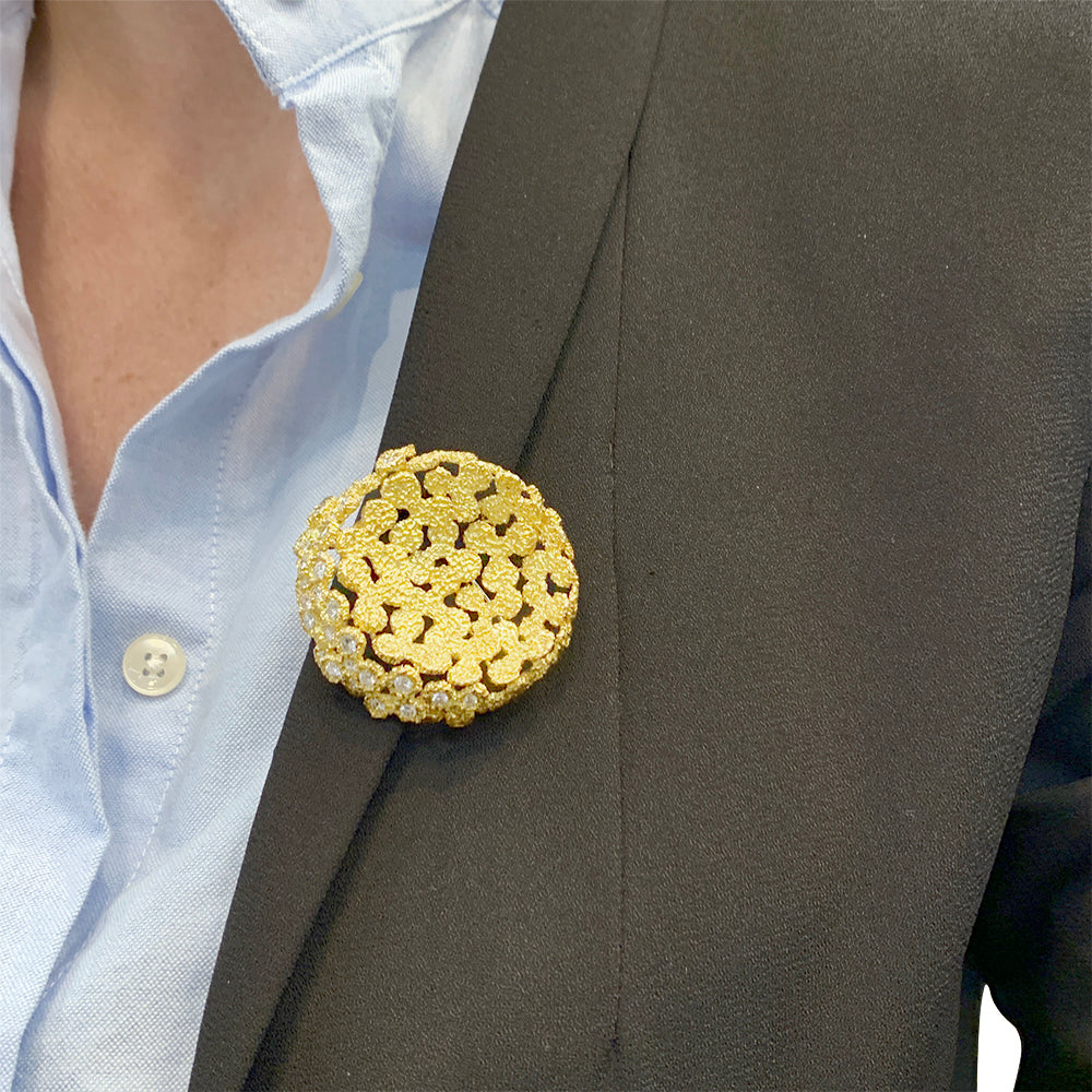 Fred brooch, yellow gold, diamonds.