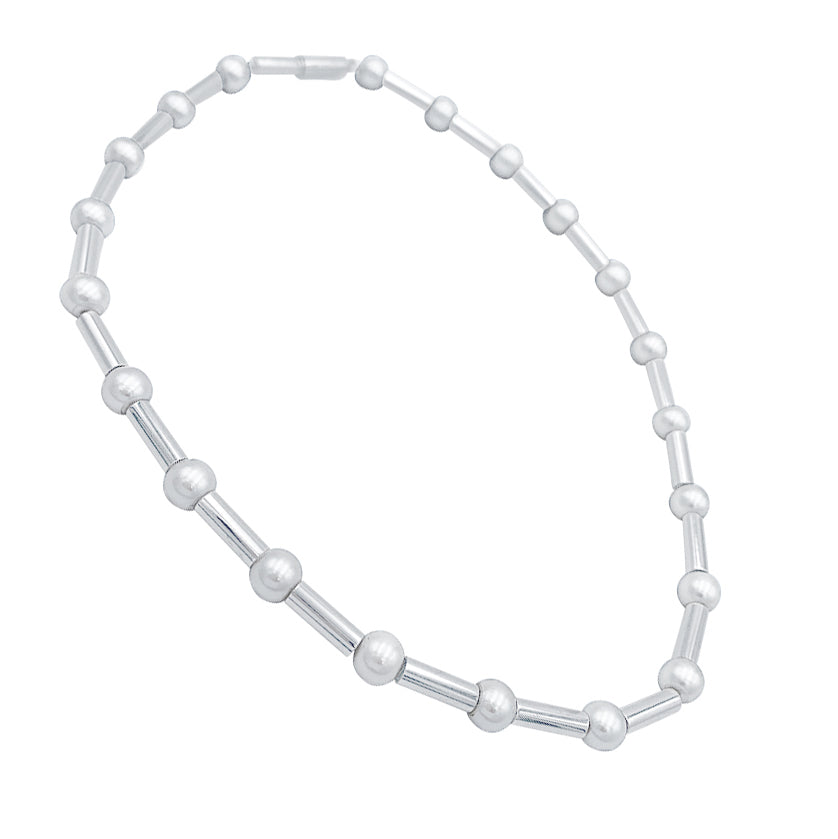 Poiray necklace, "Fuseau", white gold, pearls.