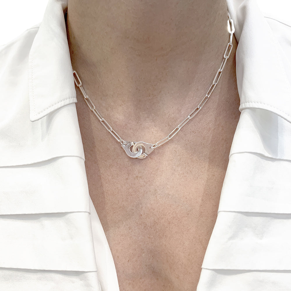 Dinh Van necklace, "R12 Handcuffs", white gold.
