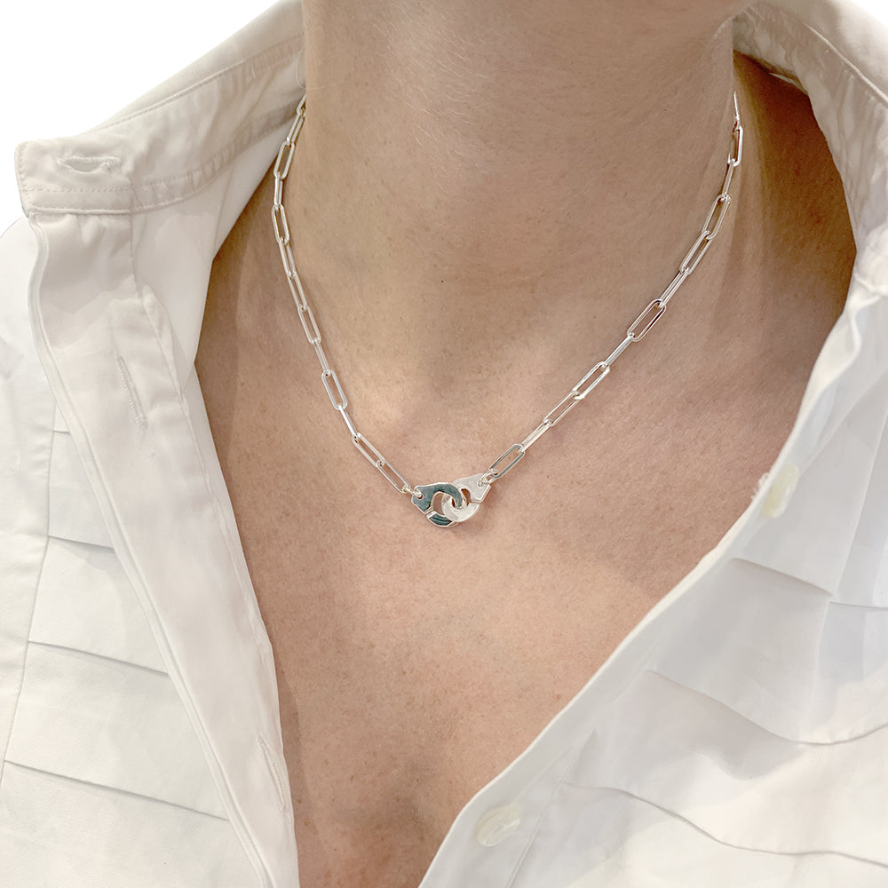 Dinh Van necklace, "R12 Handcuffs", white gold.