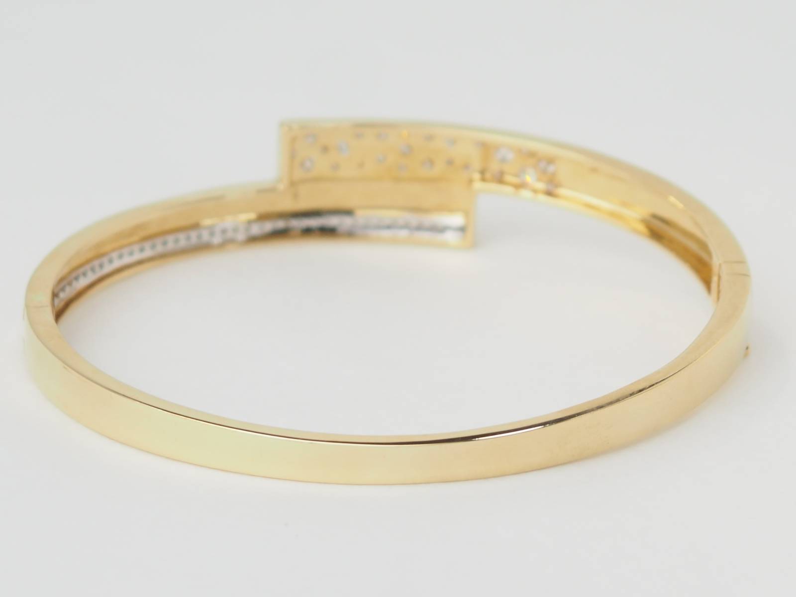 Bracelet Jonc plat ouvrant or jaune et diamants