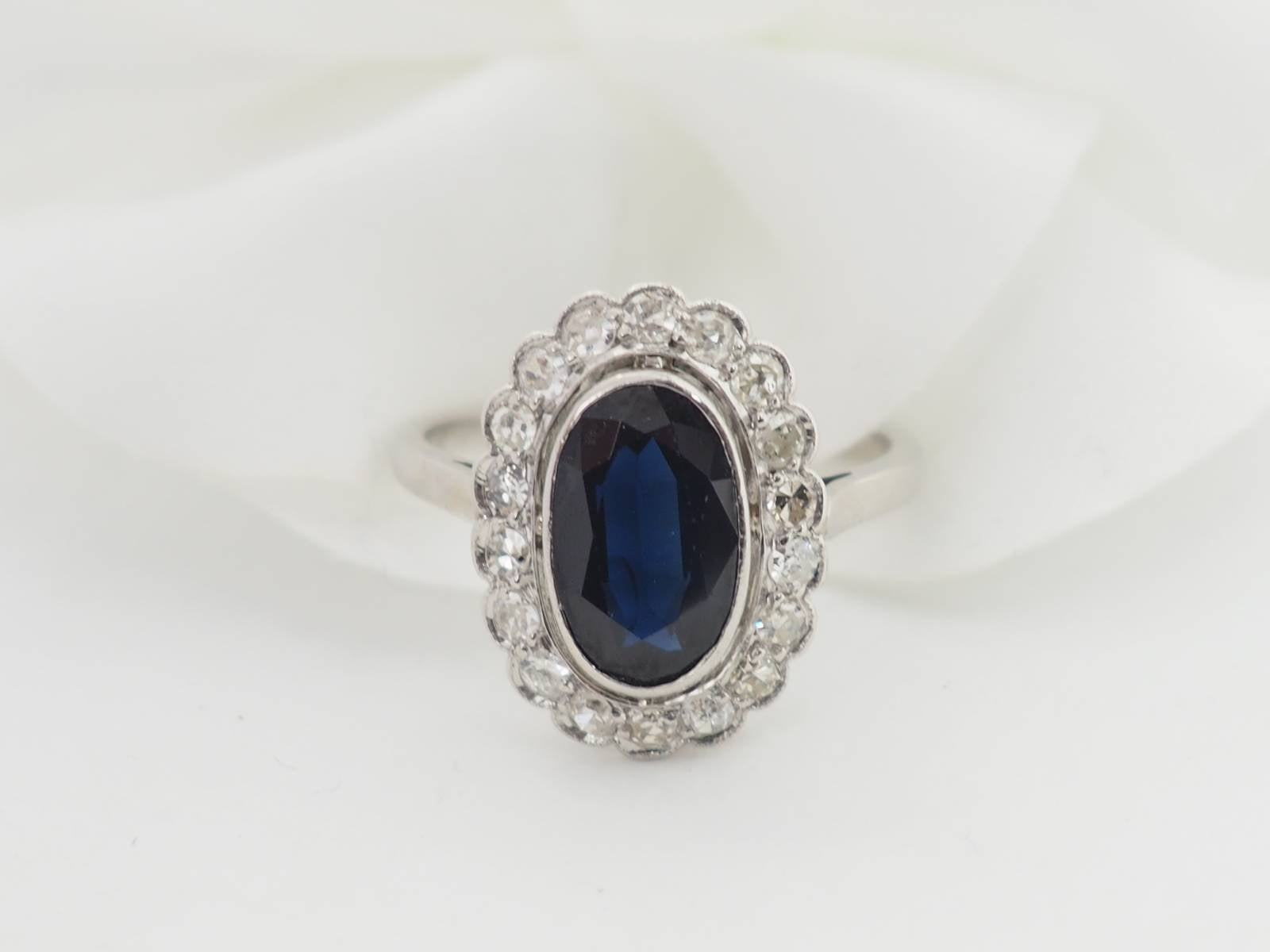 Bague Pompadour en or blanc, saphir et diamants