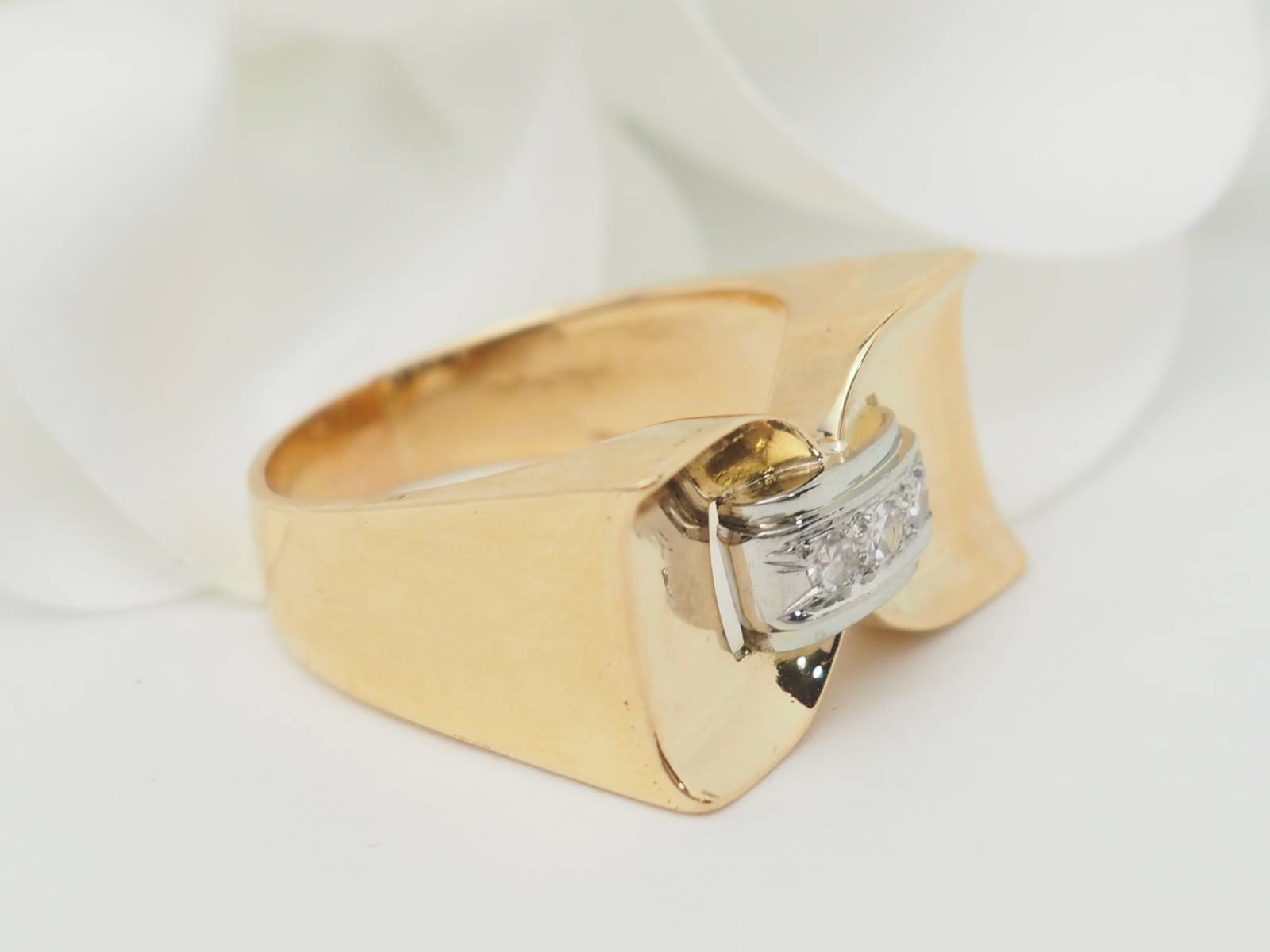 Bague Tank en or jaune et diamants