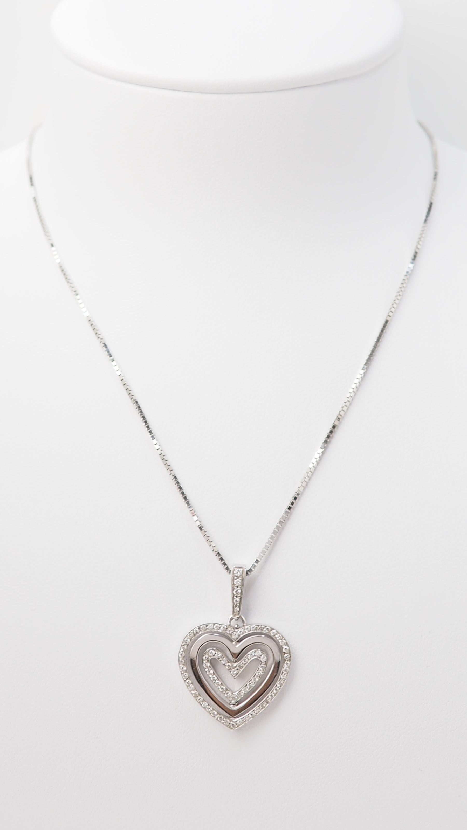 Collier pendentif multi Coeurs en or blanc et diamants