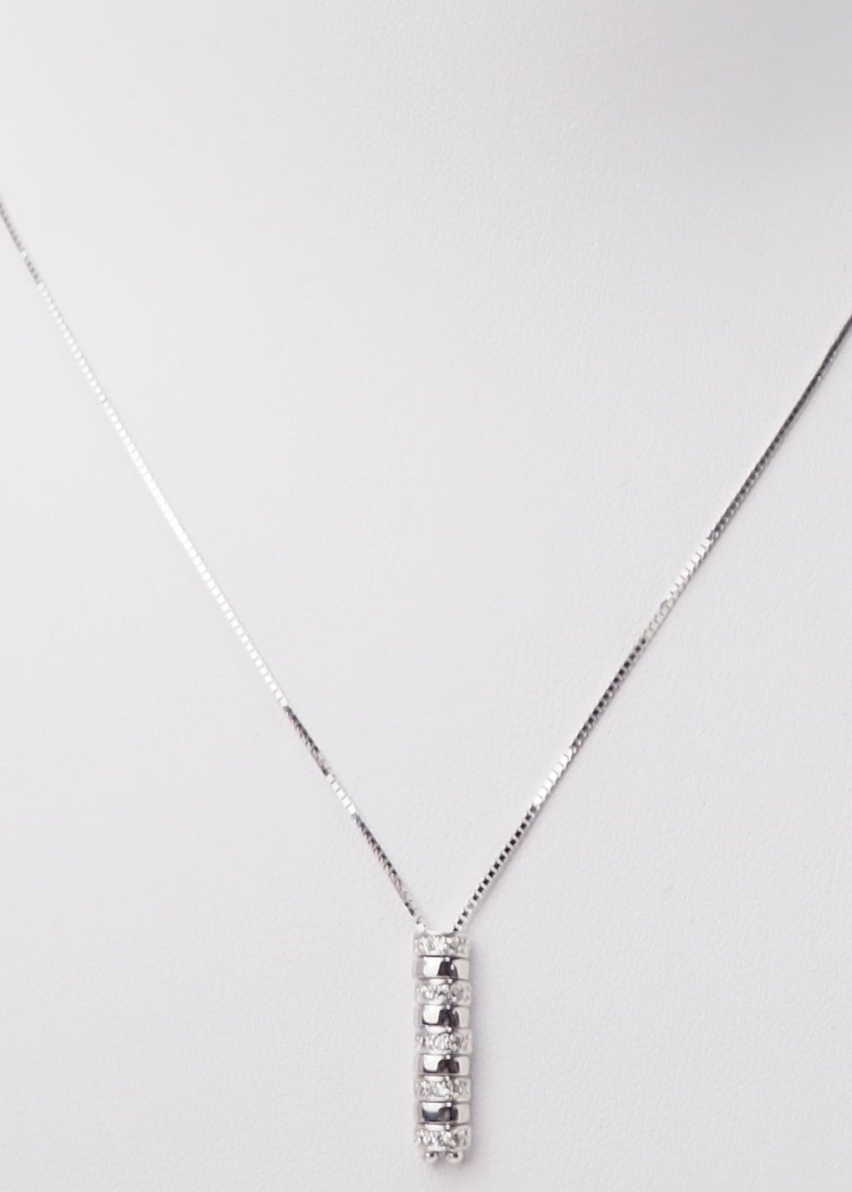 Collier en or blanc et diamants