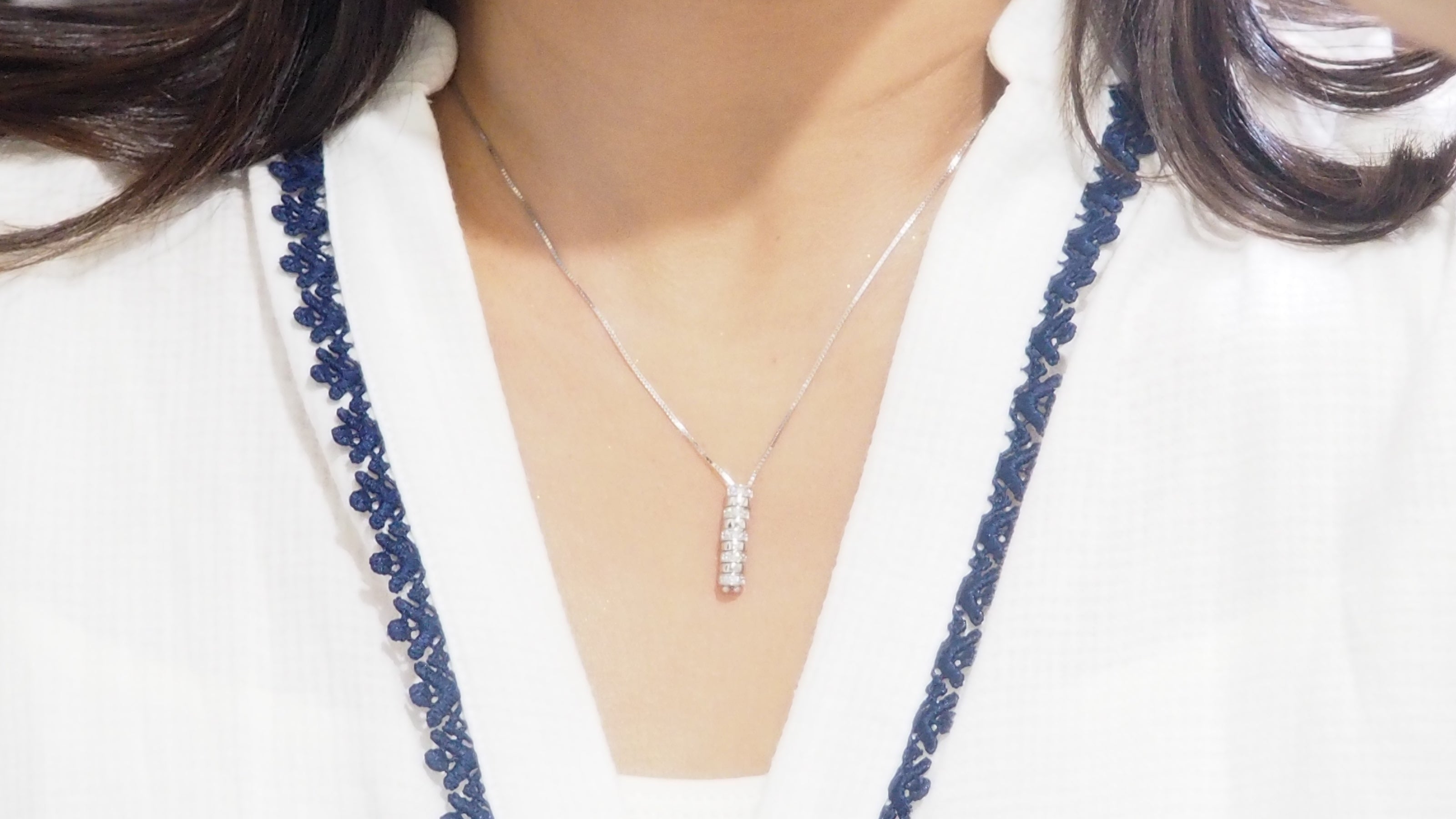 Collier en or blanc et diamants