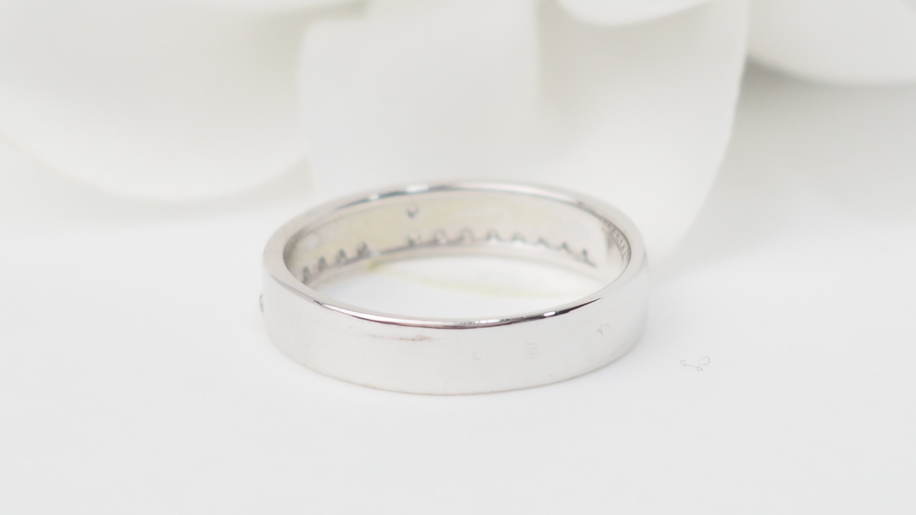 Bague en or blanc et diamants