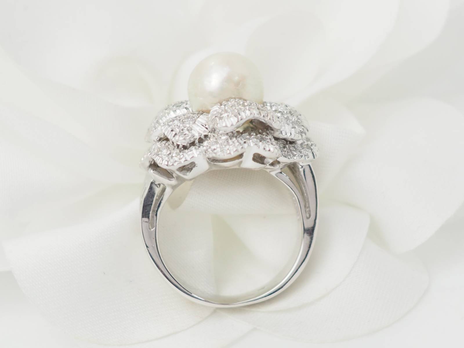 Bague Fleur en or blanc, perle de culture et diamants