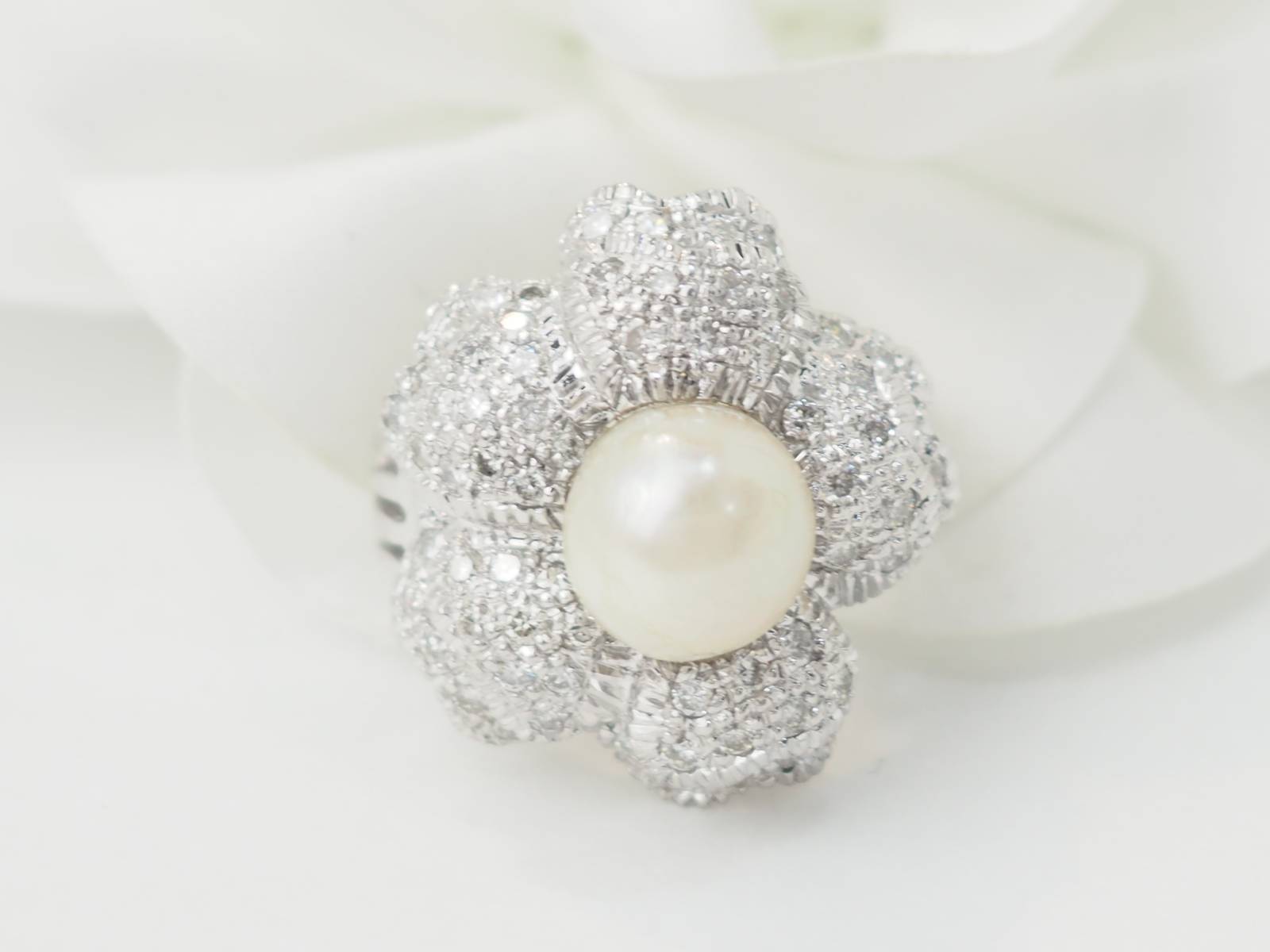 Bague Fleur en or blanc, perle de culture et diamants