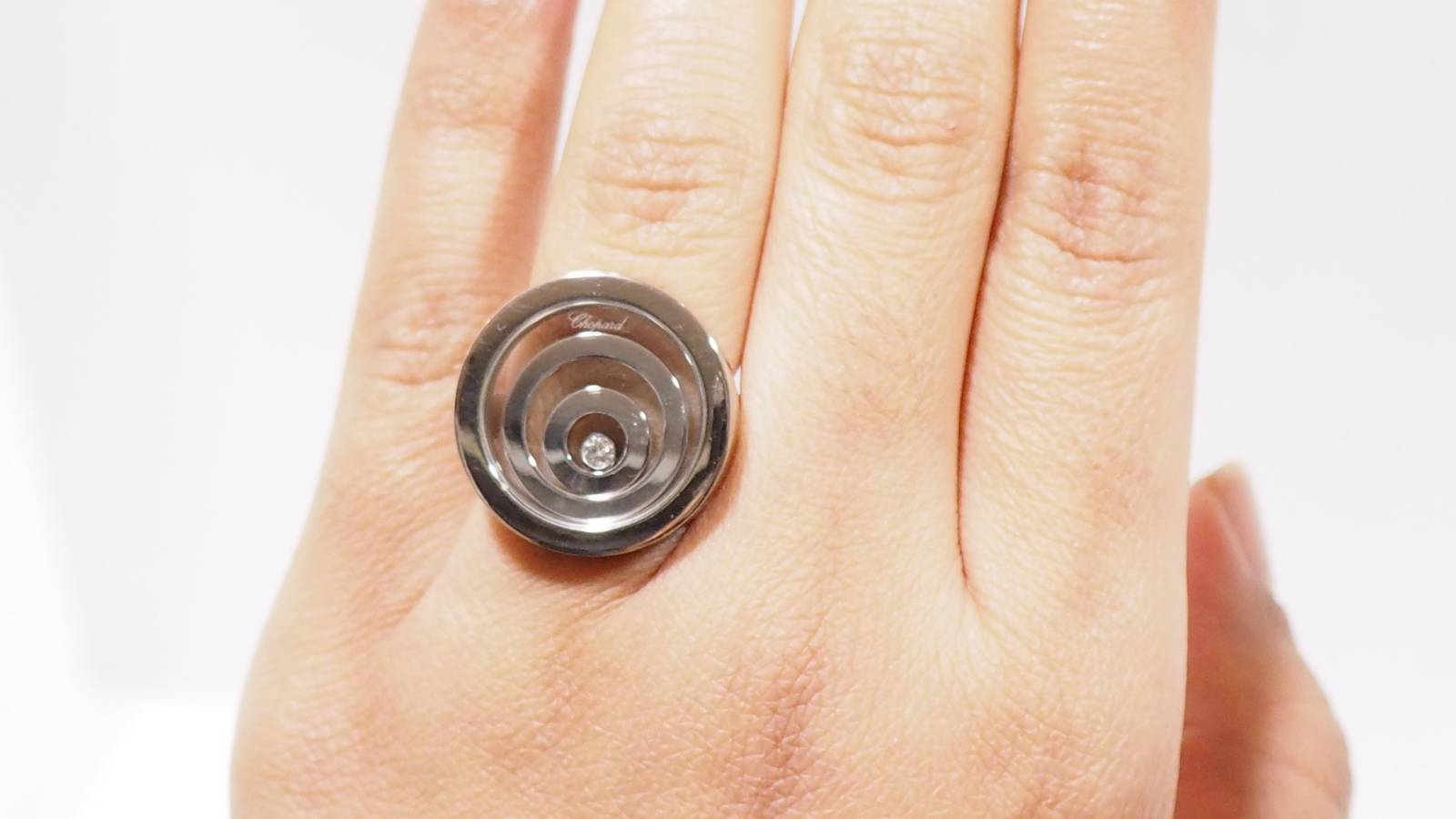 Chopard, "Happy Spirit" ring, white gold, mobile diamond