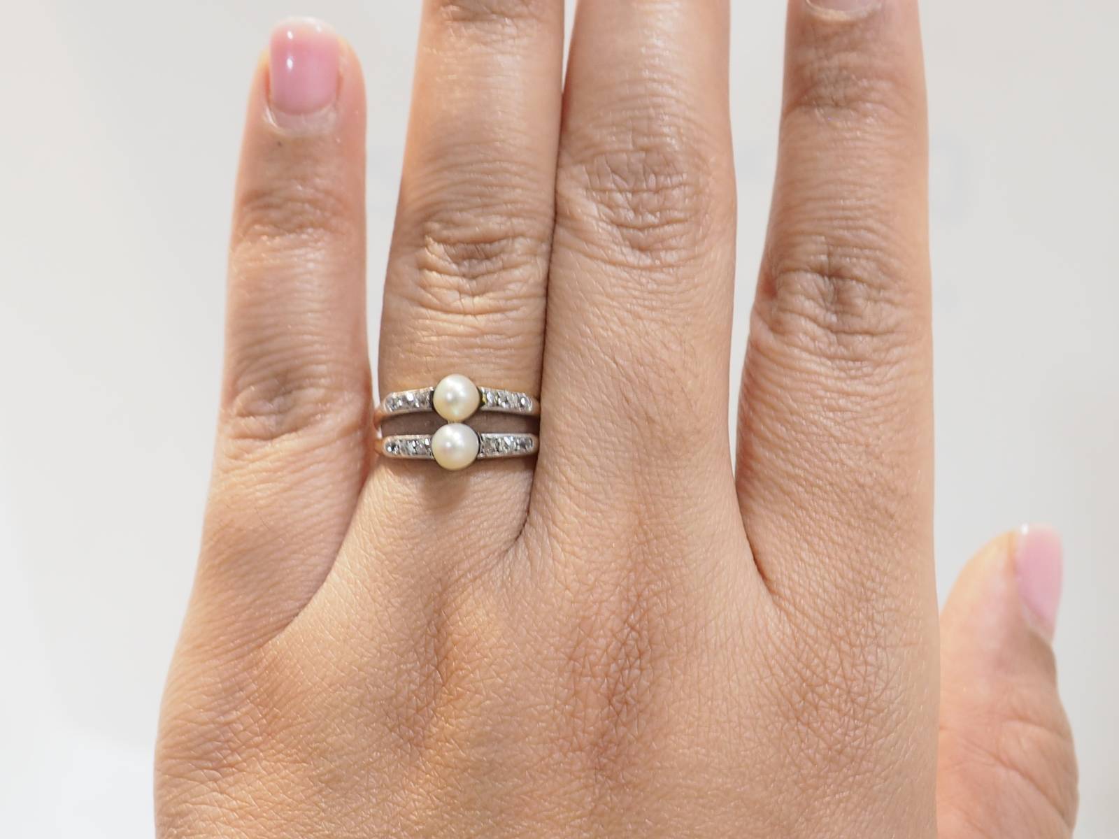 Bague ancienne en or jaune, perles de culture et diamants