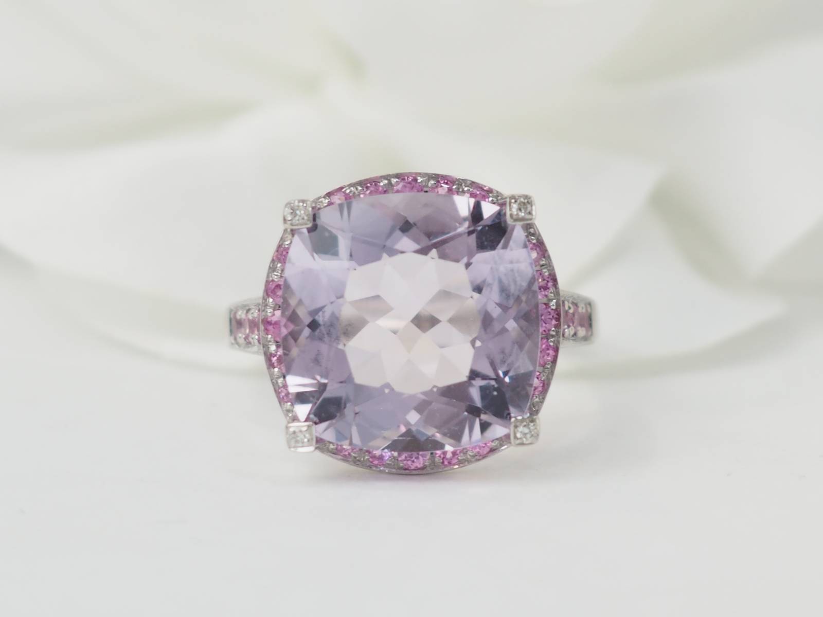 Bague Mauboussin "Couleur d'Amour" en or blanc et Améthyste