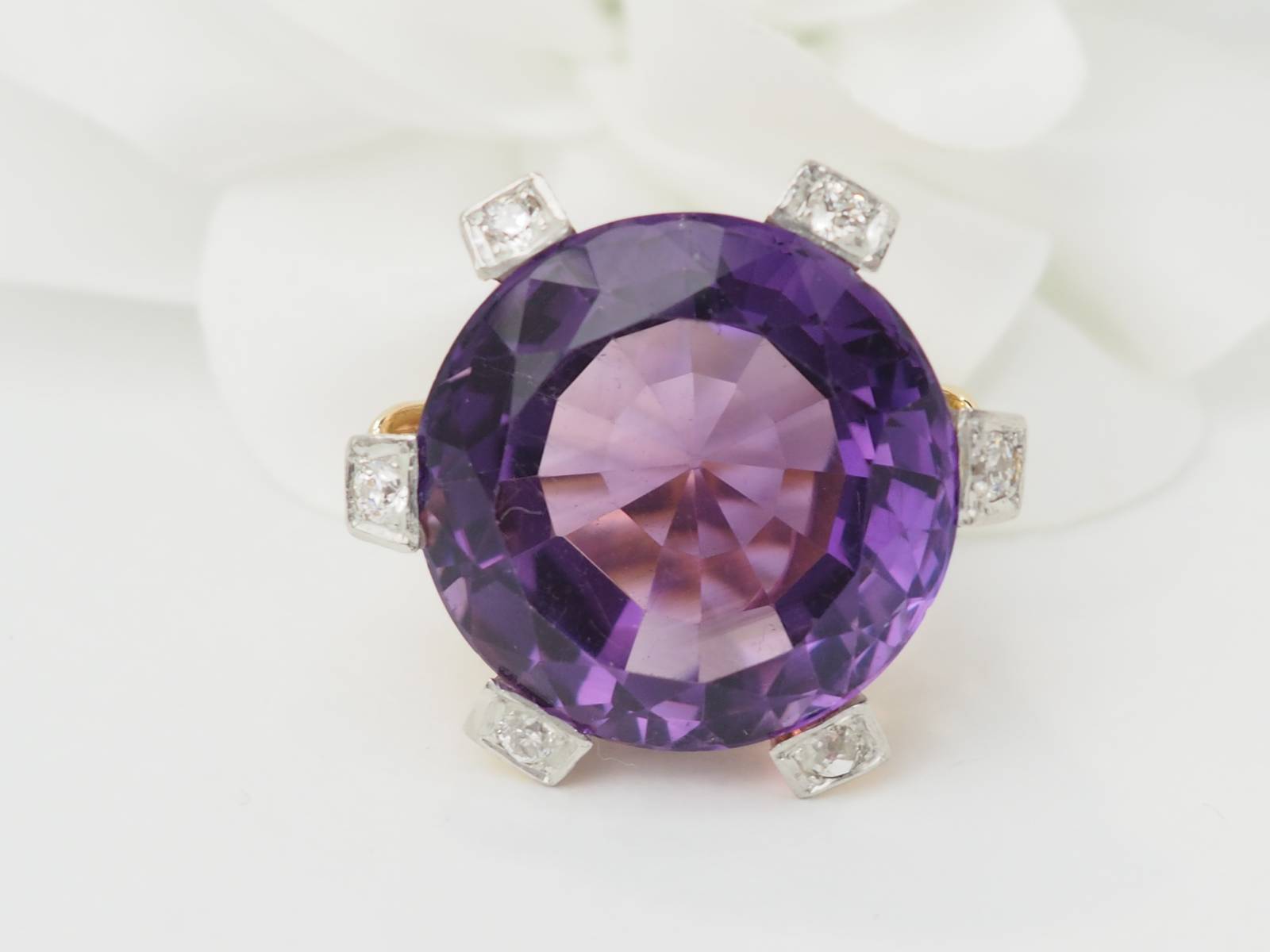 Importante Bague COCKTAIL en or rose, améthyste et diamants