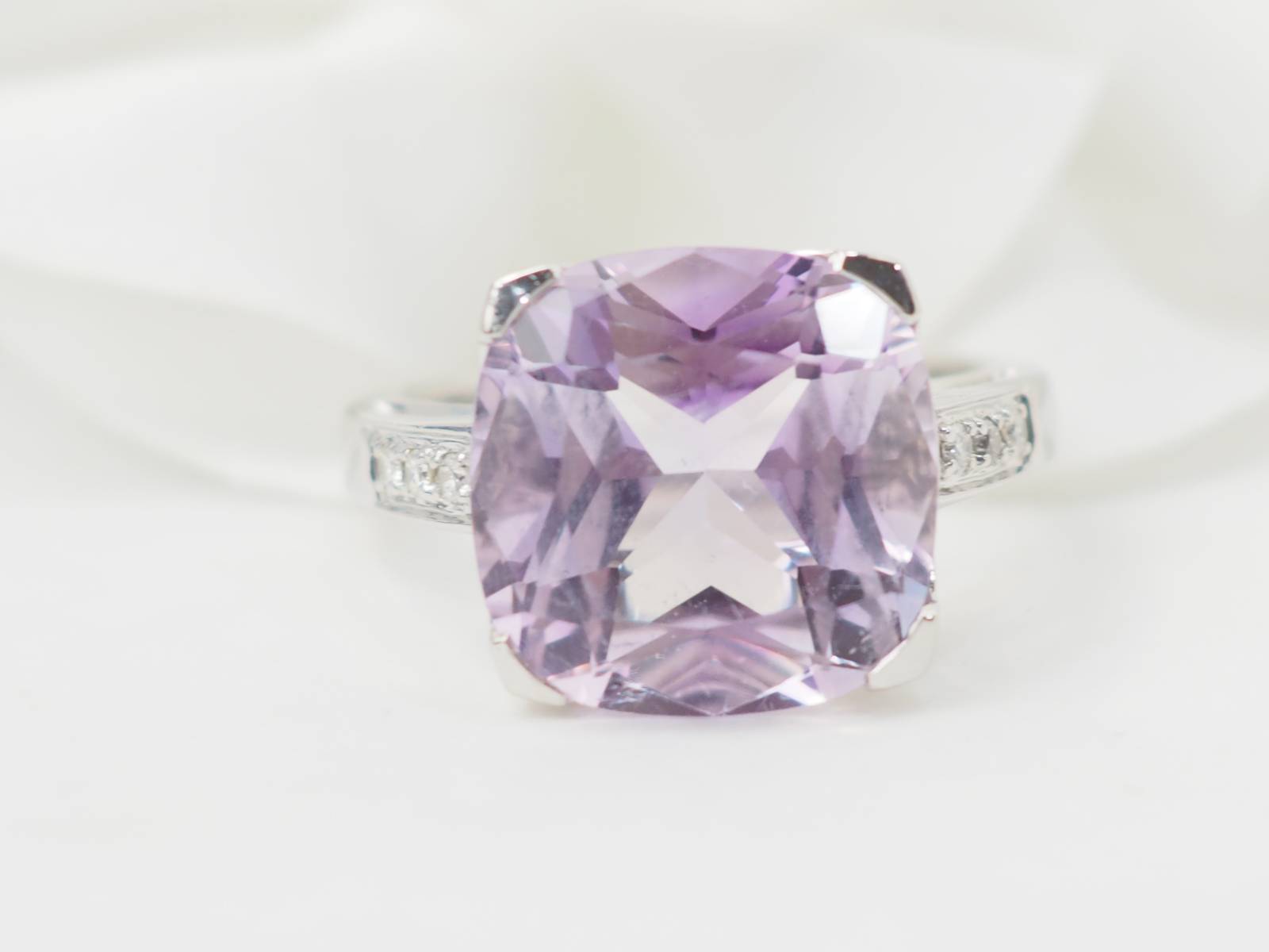 Boutons de manchette Cartier, "Santos Dumont", or et acier.