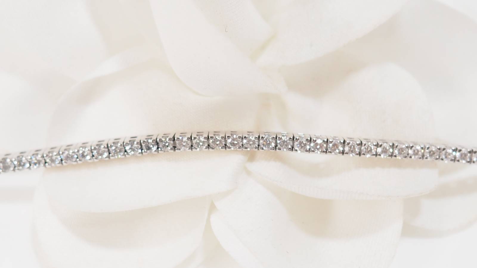 Bracelet rivière en or blanc et diamants 2,50cts