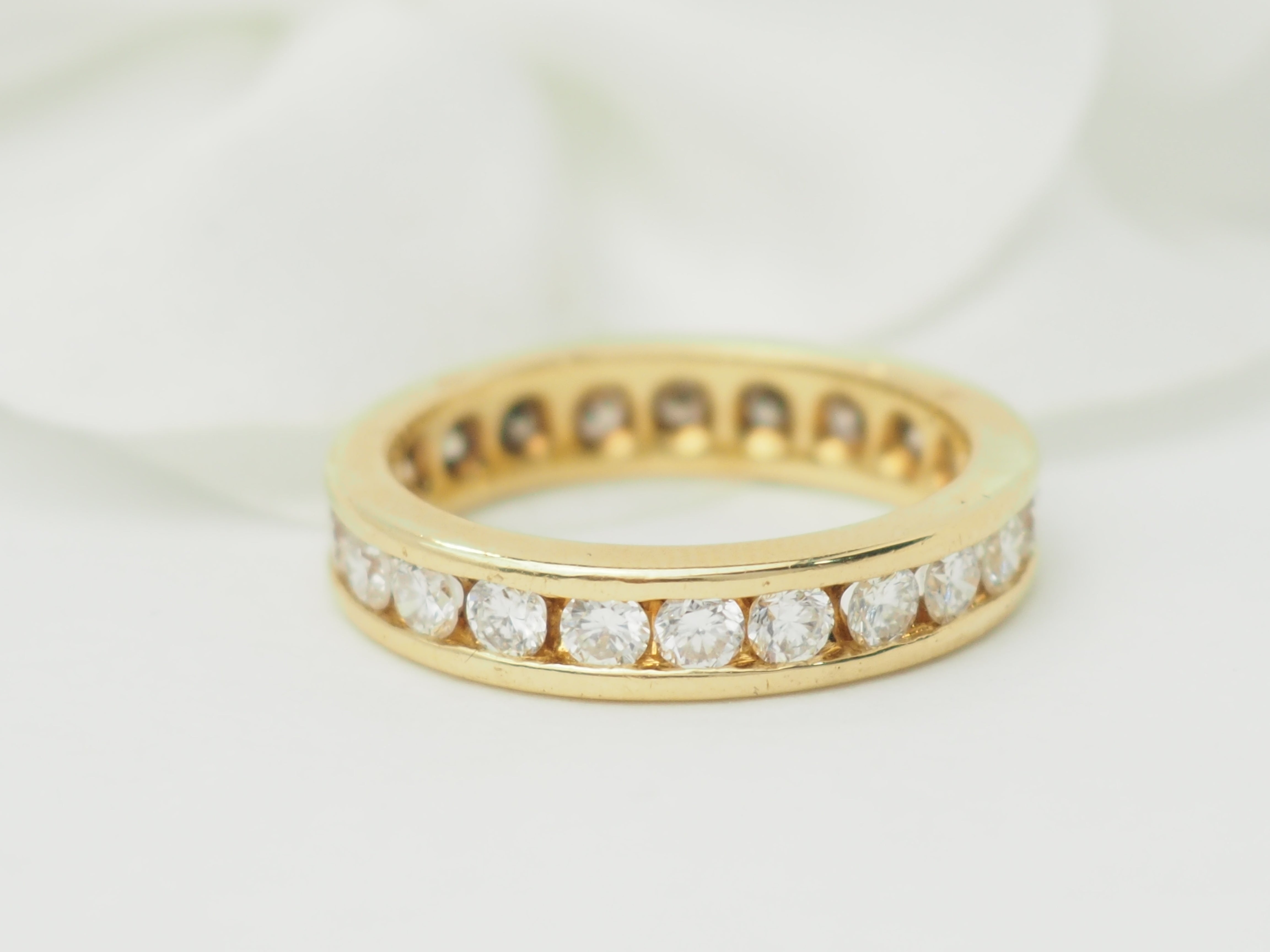 Bague Fred, "Success", en or blanc et diamants.