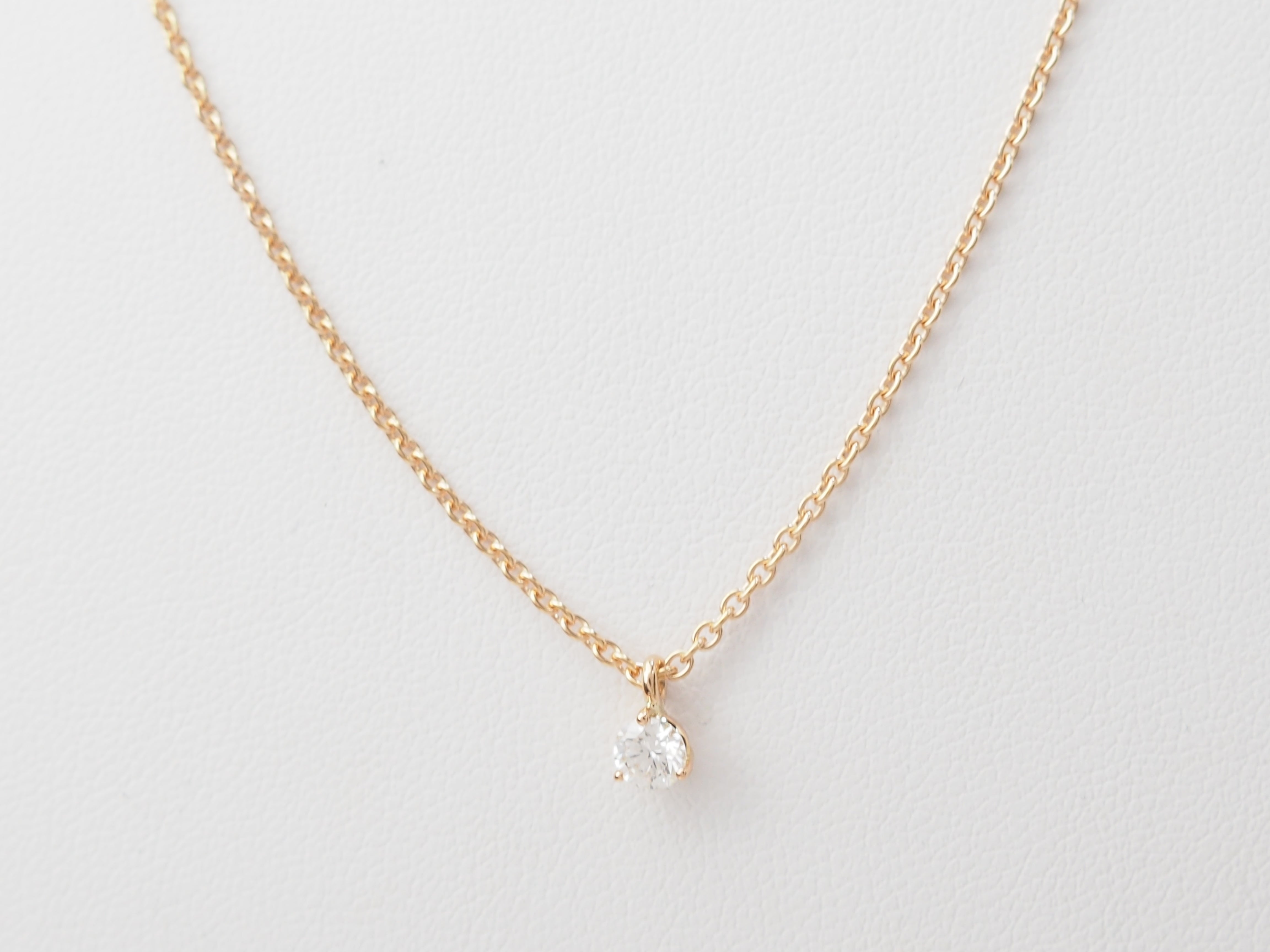 collier solitaire en or rose et diamant