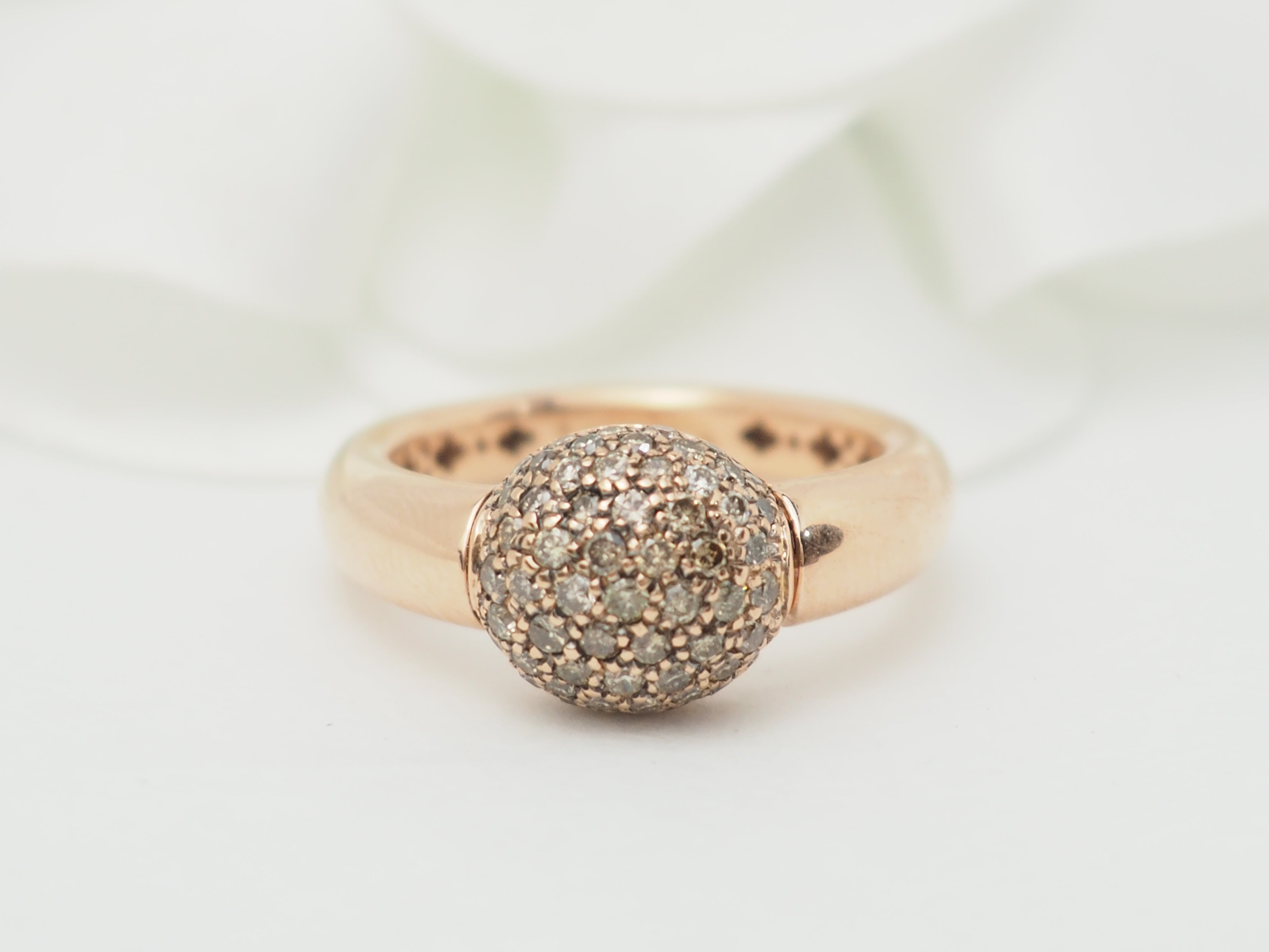 Bague boule en or rose et diamants cognac