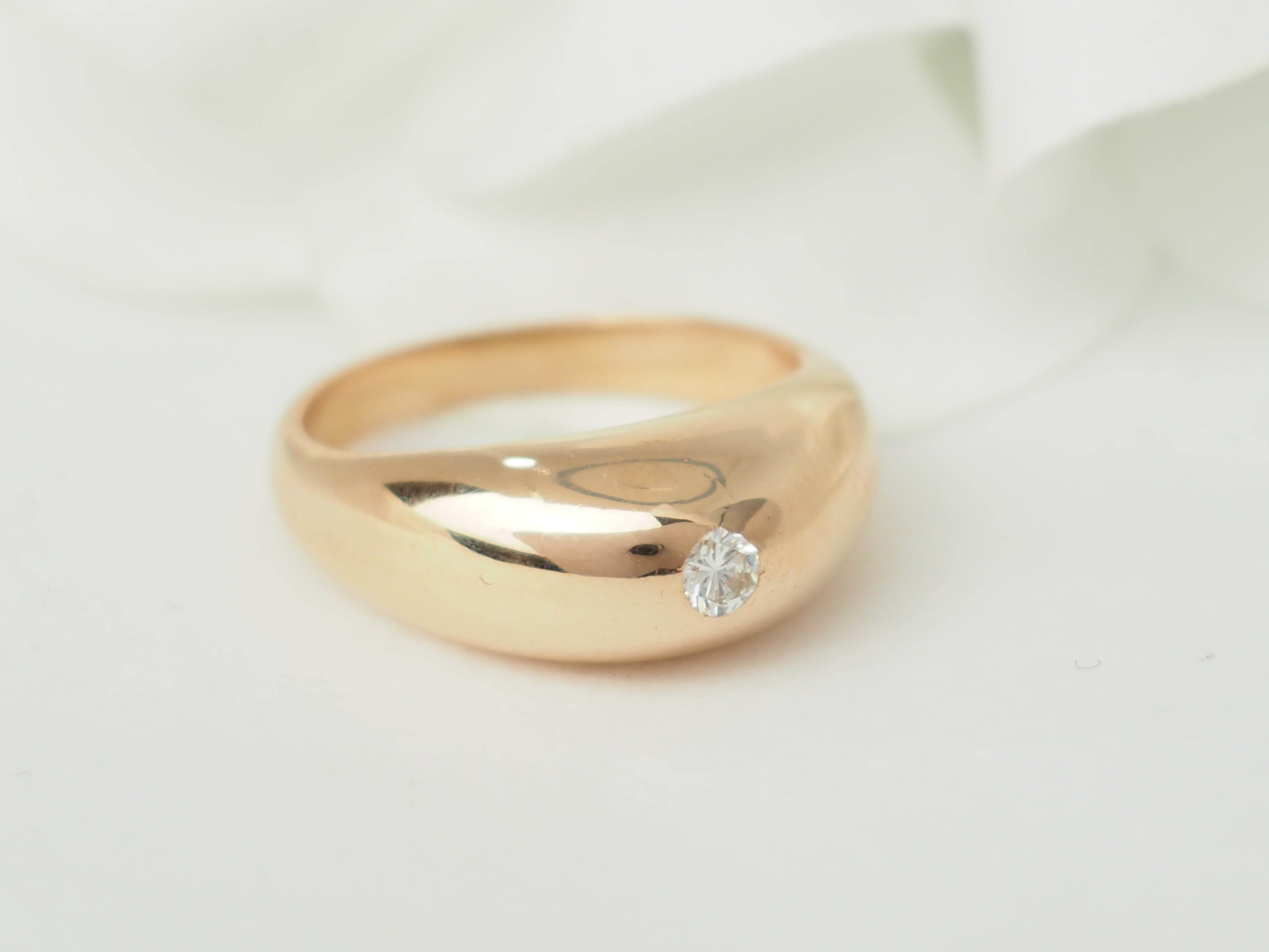 Bague jonc en or jaune et diamant