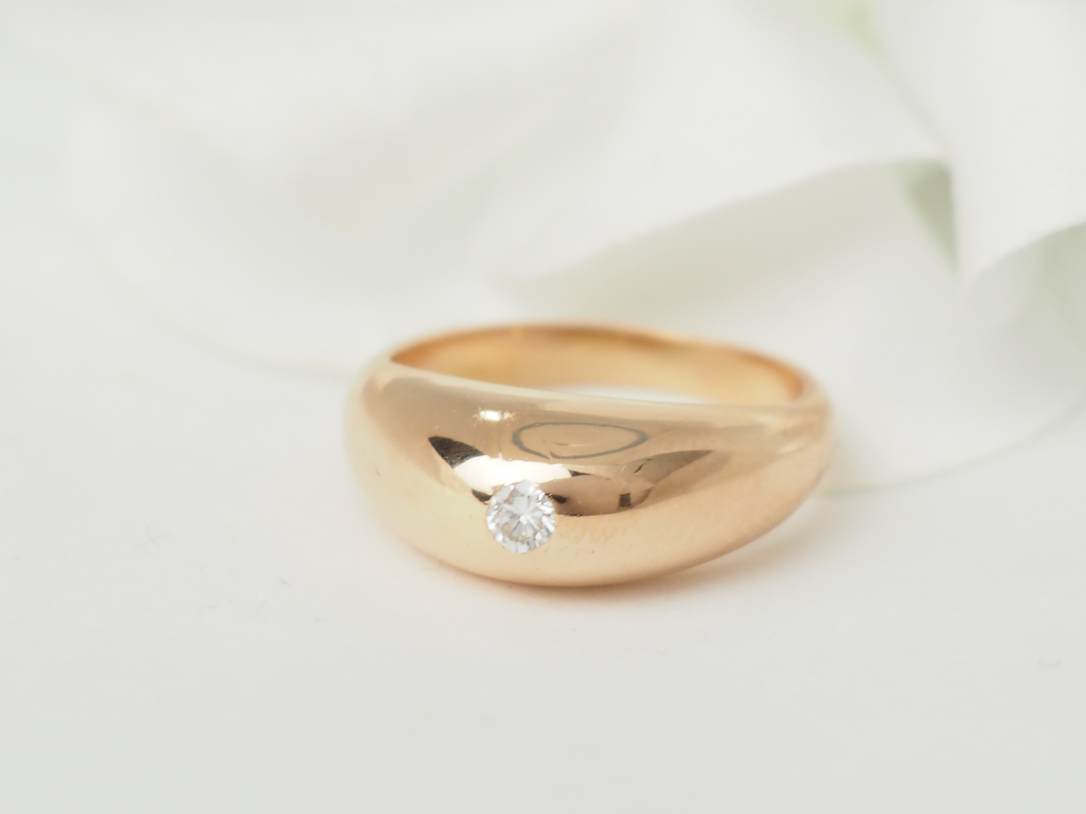 Bague jonc en or jaune et diamant