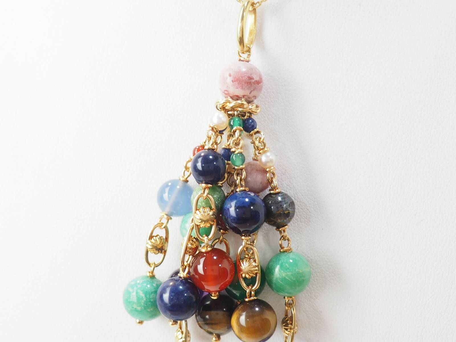 Bague Chaumet, "Valse", or blanc, diamants.