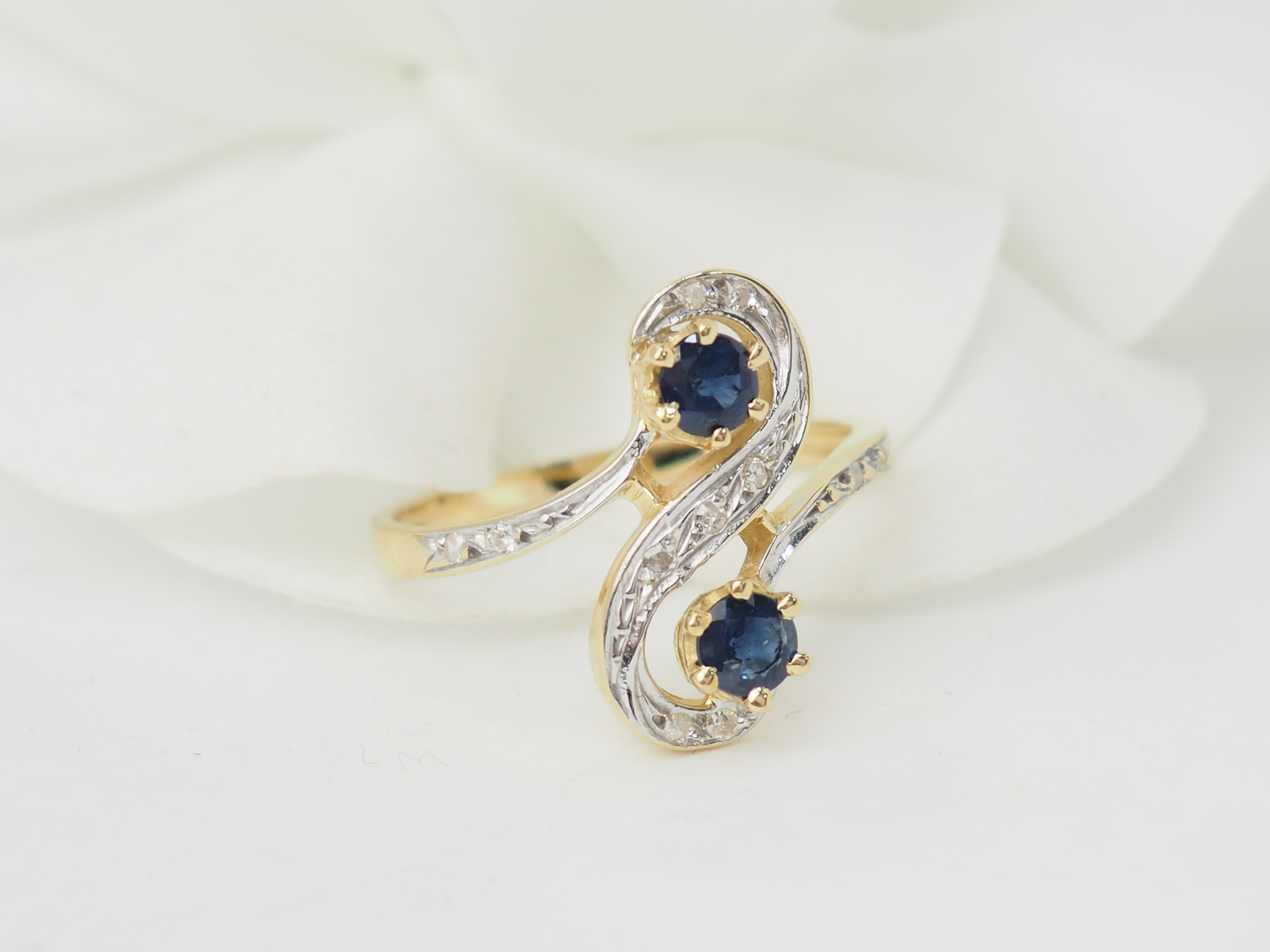 Bague Toi et Moi en or bicolore, saphirs et diamants