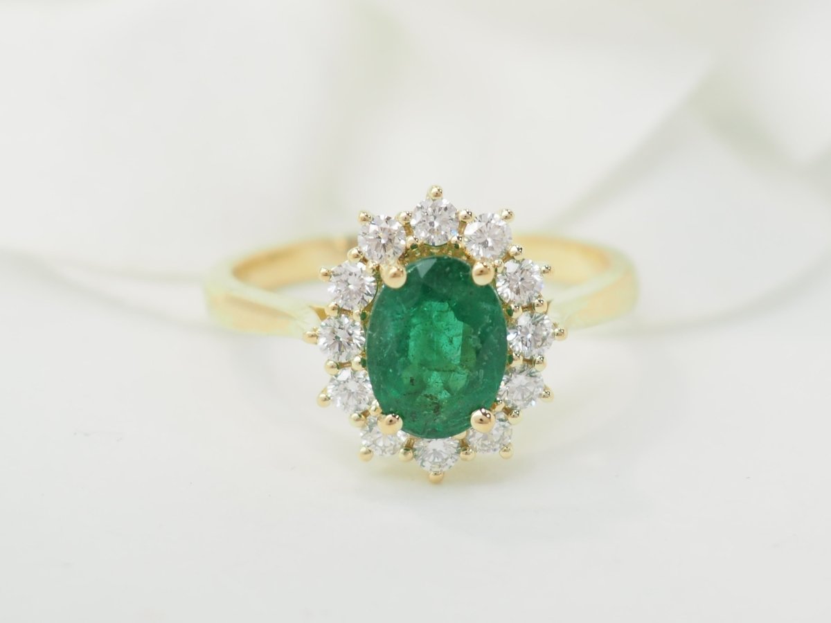 Bague marguerite en or jaune, émeraude et diamants - Maison Eloe