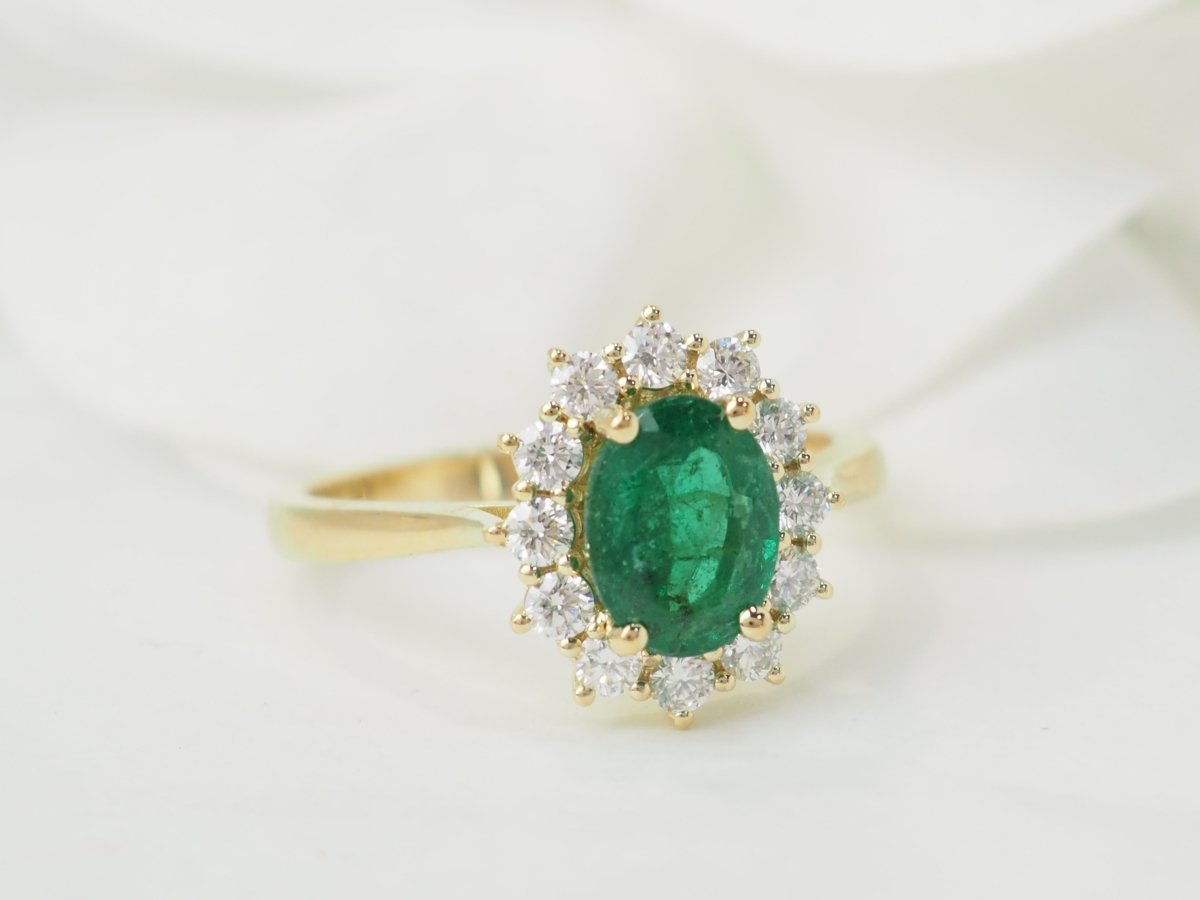 Bague marguerite en or jaune, émeraude et diamants - Maison Eloe