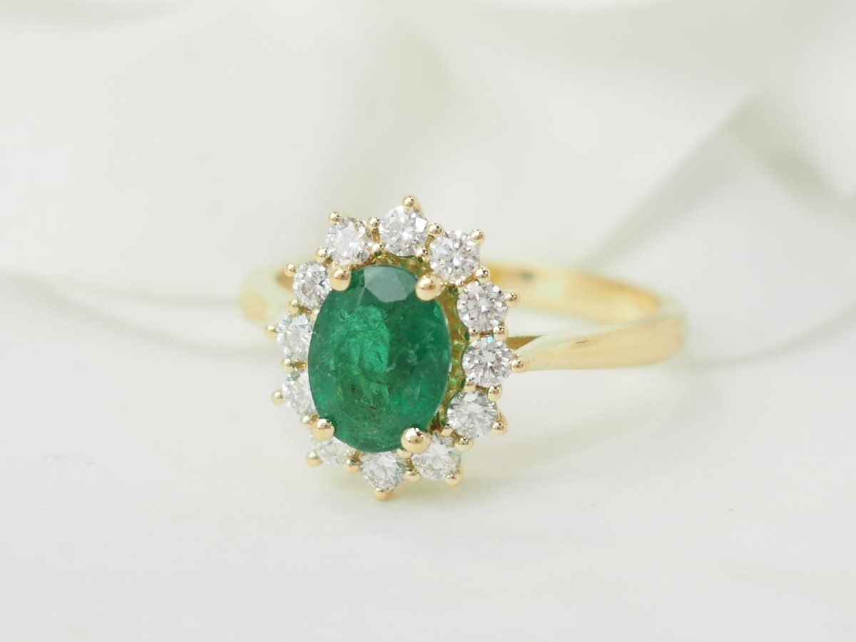 Bague marguerite en or jaune, émeraude et diamants - Maison Eloe