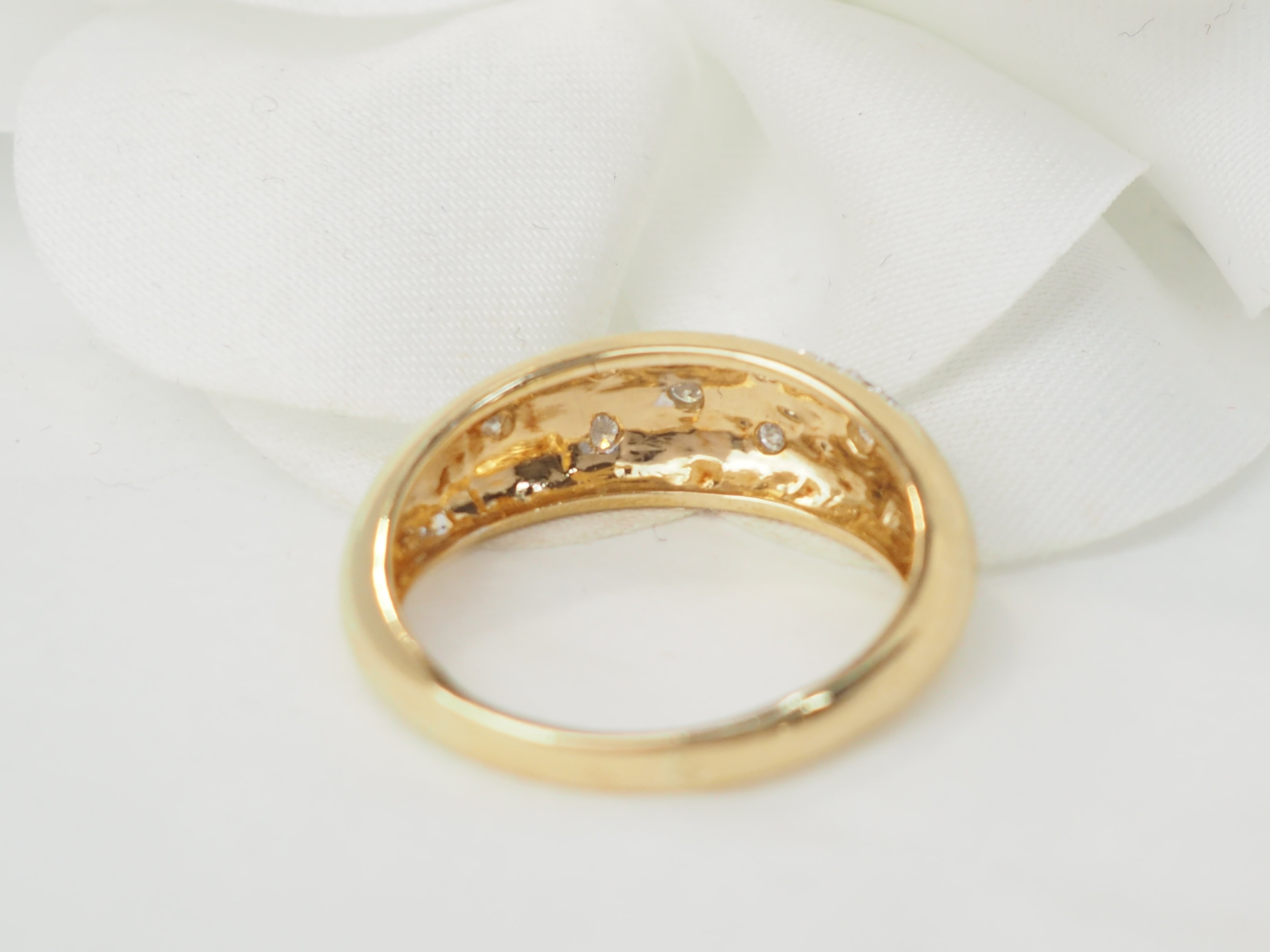 Bague jonc en or bicolore et diamants