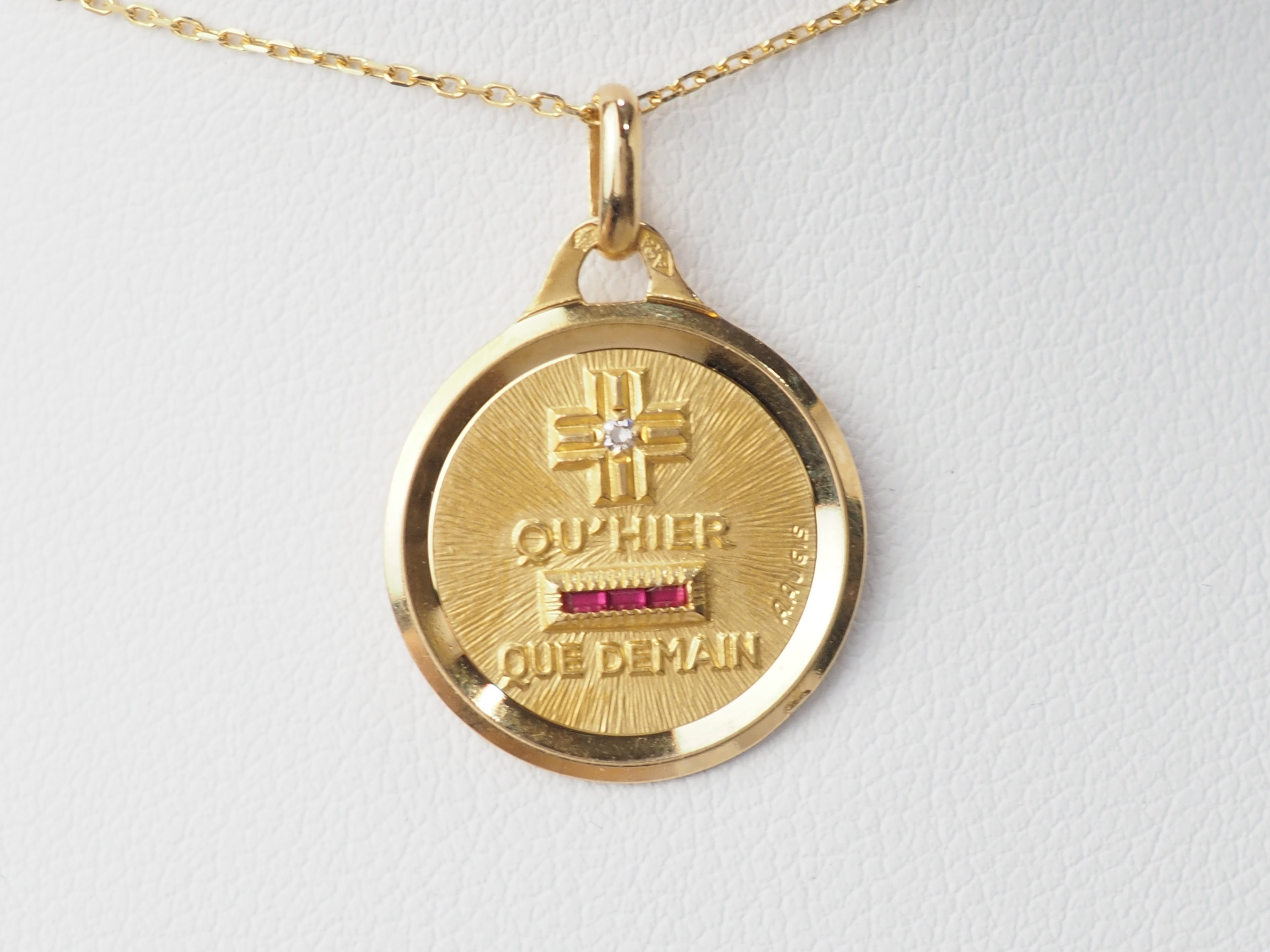 Pendentif médaille d'amour Augis en or jaune