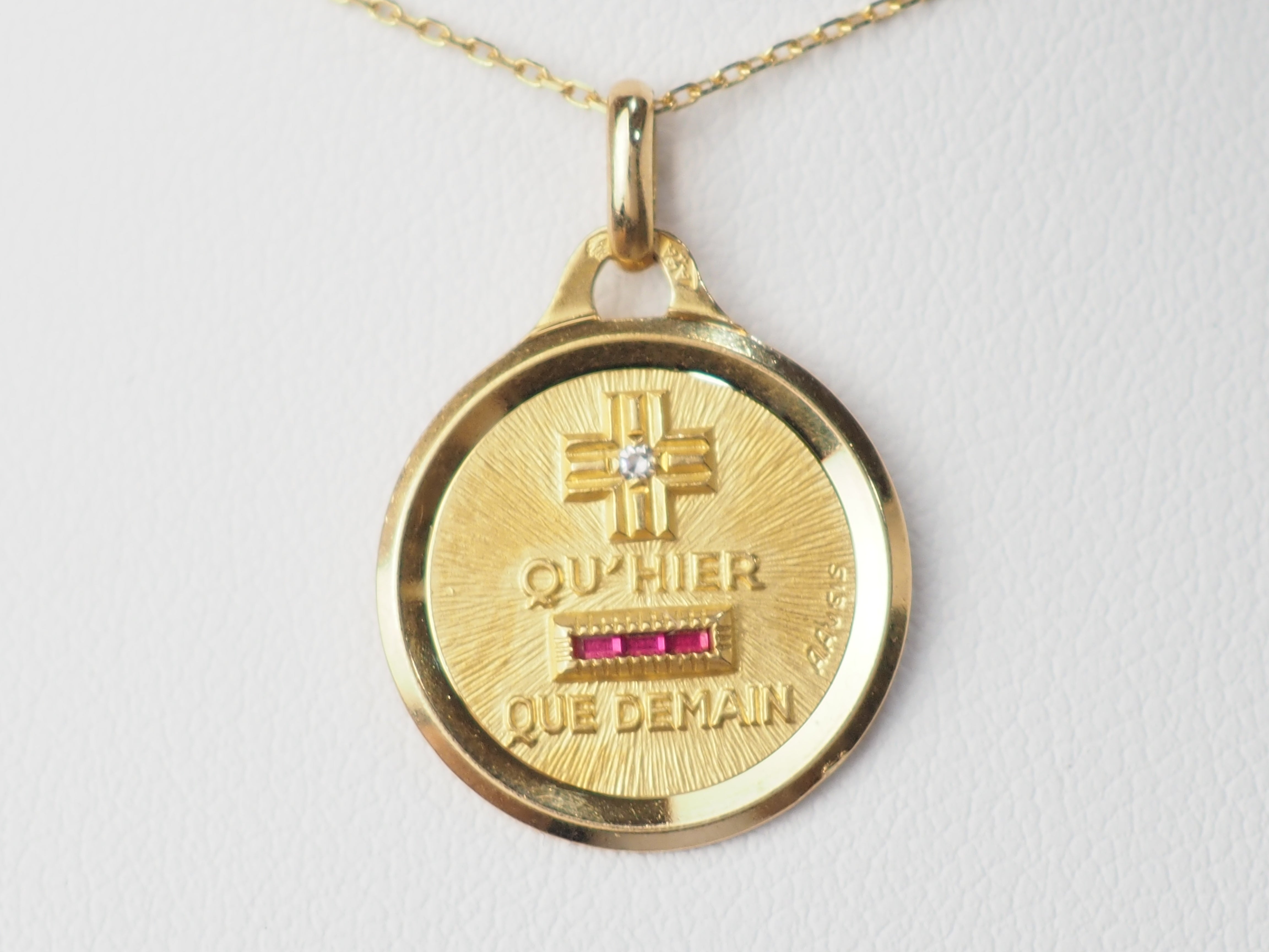 Pendentif médaille d'amour Augis en or jaune
