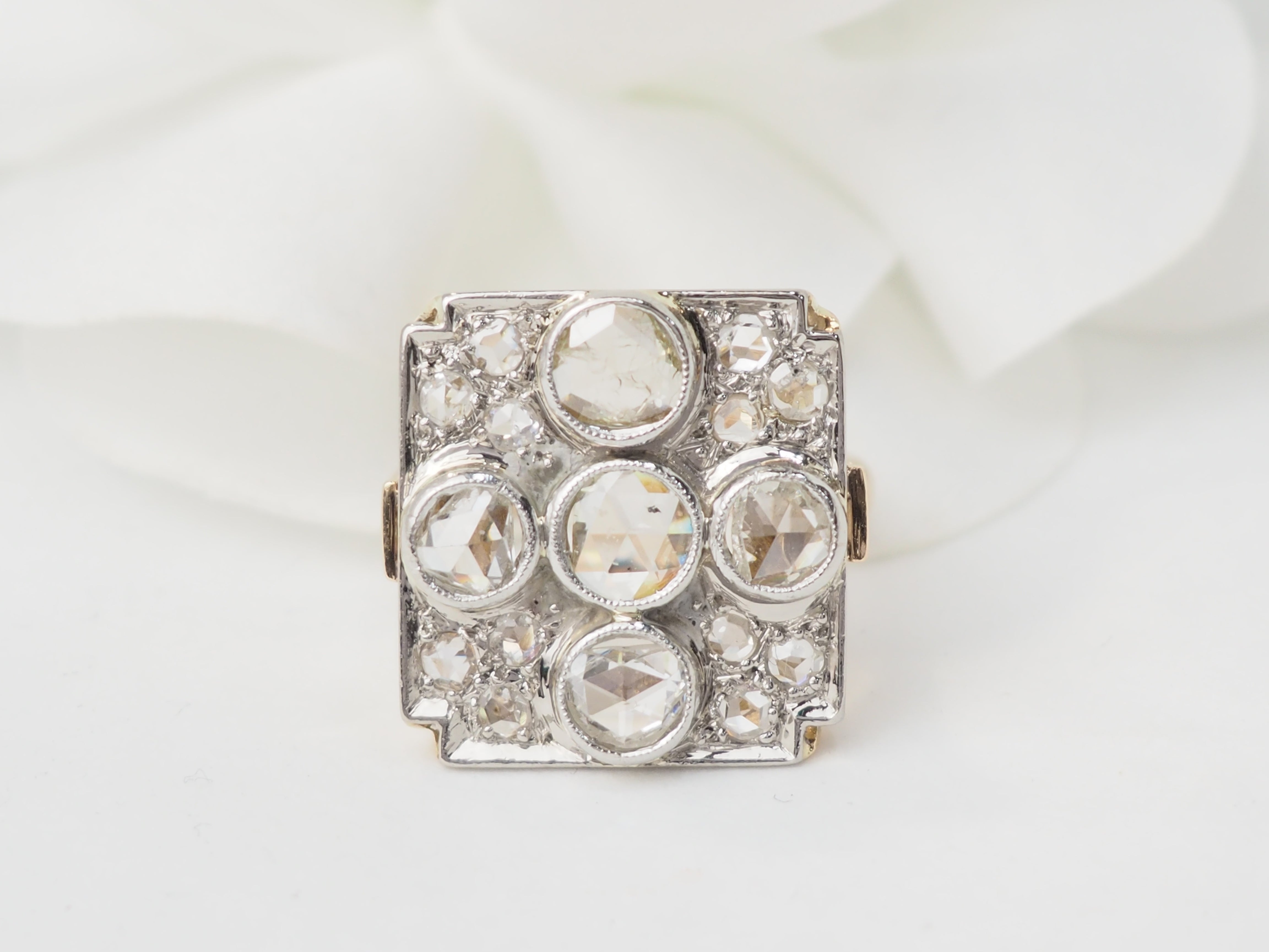 Bague ancienne en or jaune platine et diamants