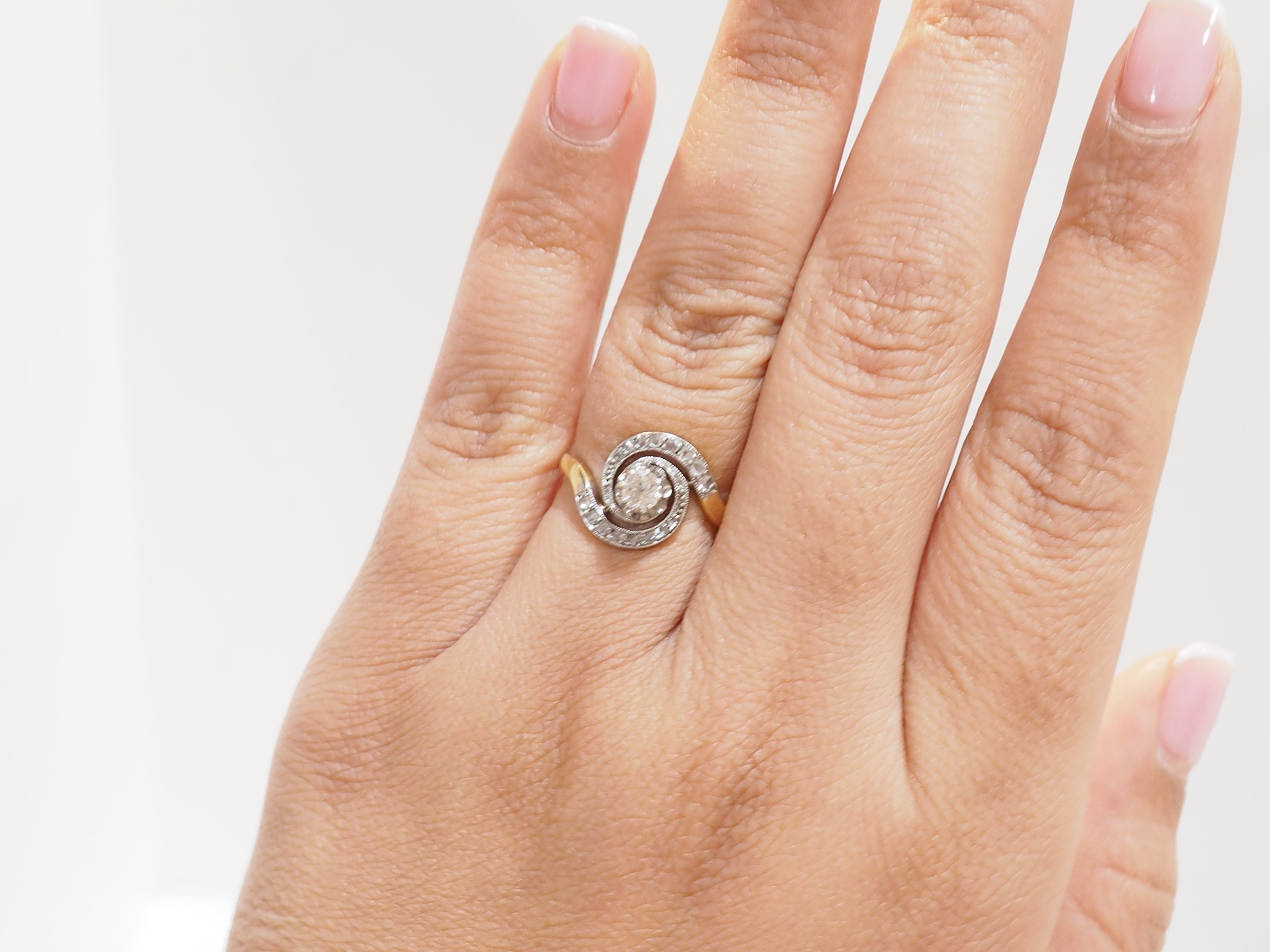 Boutons de manchette Hermès, or jaune.